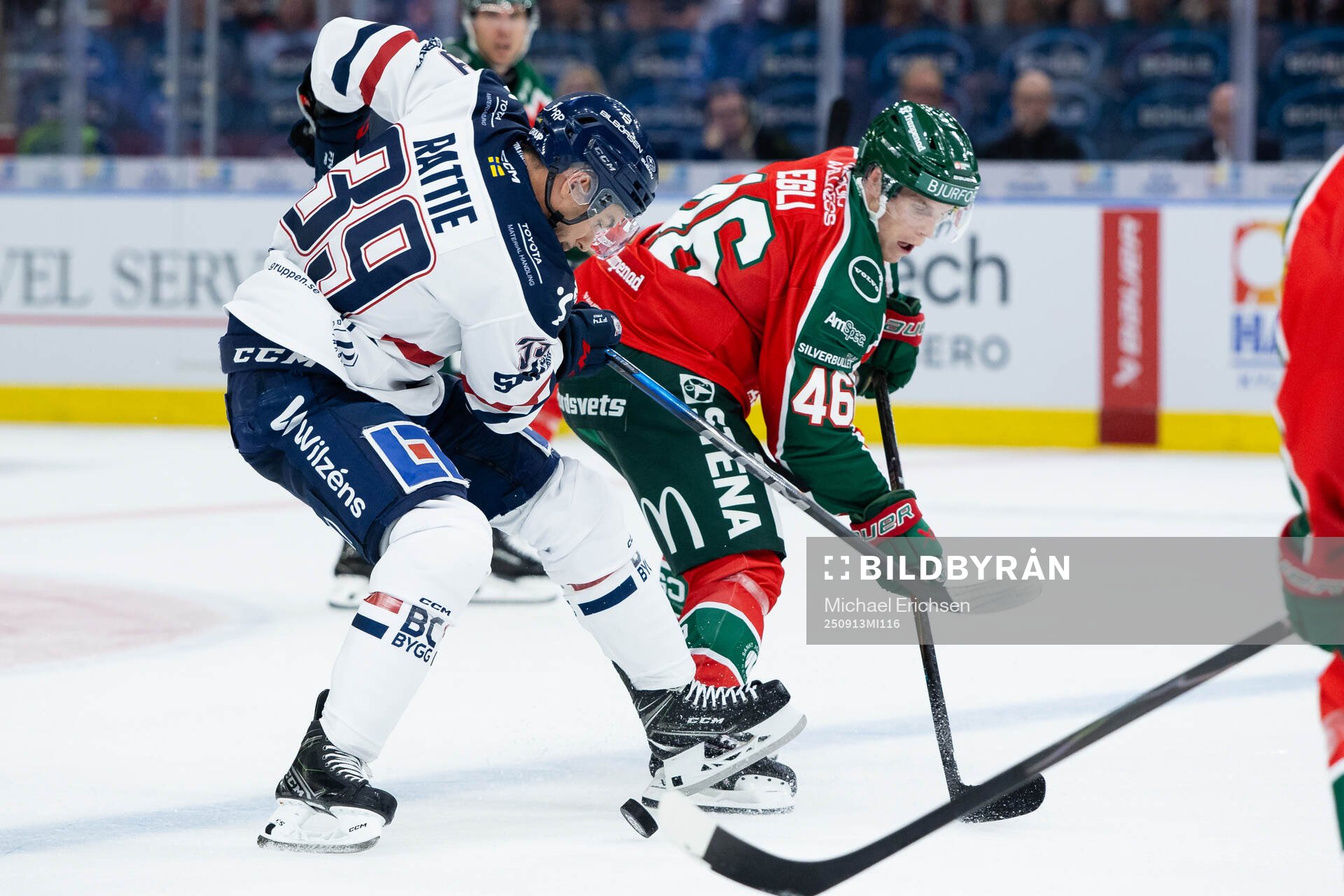 Linköpings Ty Rattie och Frölundas Dominik Egli
