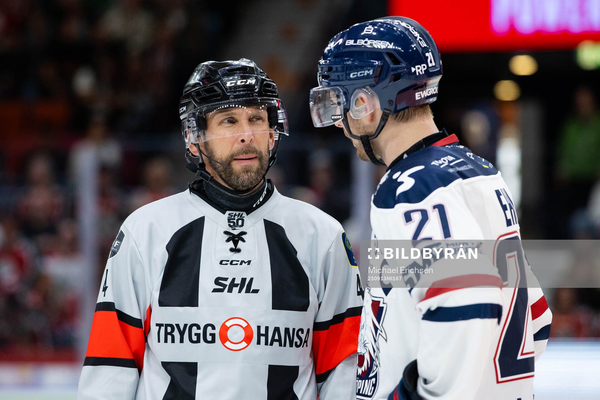 Domare Marcus Linde och Linköpings Christoffer Ehn