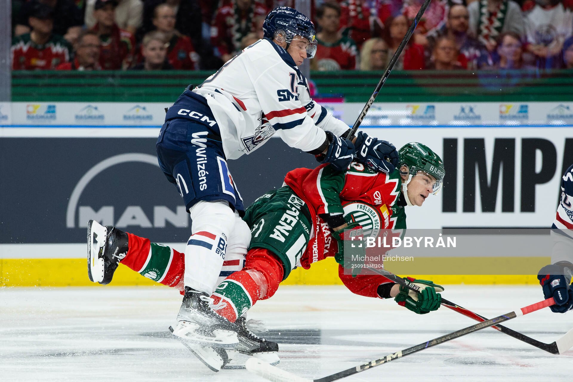 Linköpings Jakub Vrana och Frölundas Filip Cederqvist