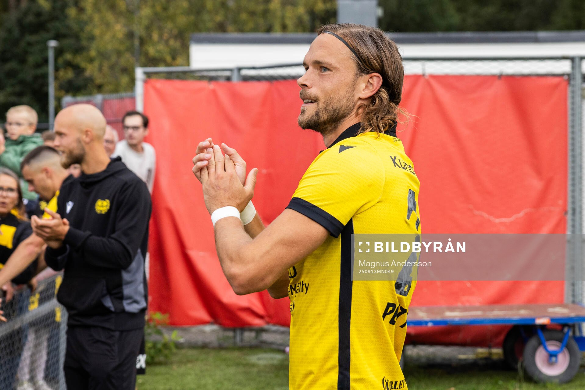 Mjällbys Tom Pettersson jublar