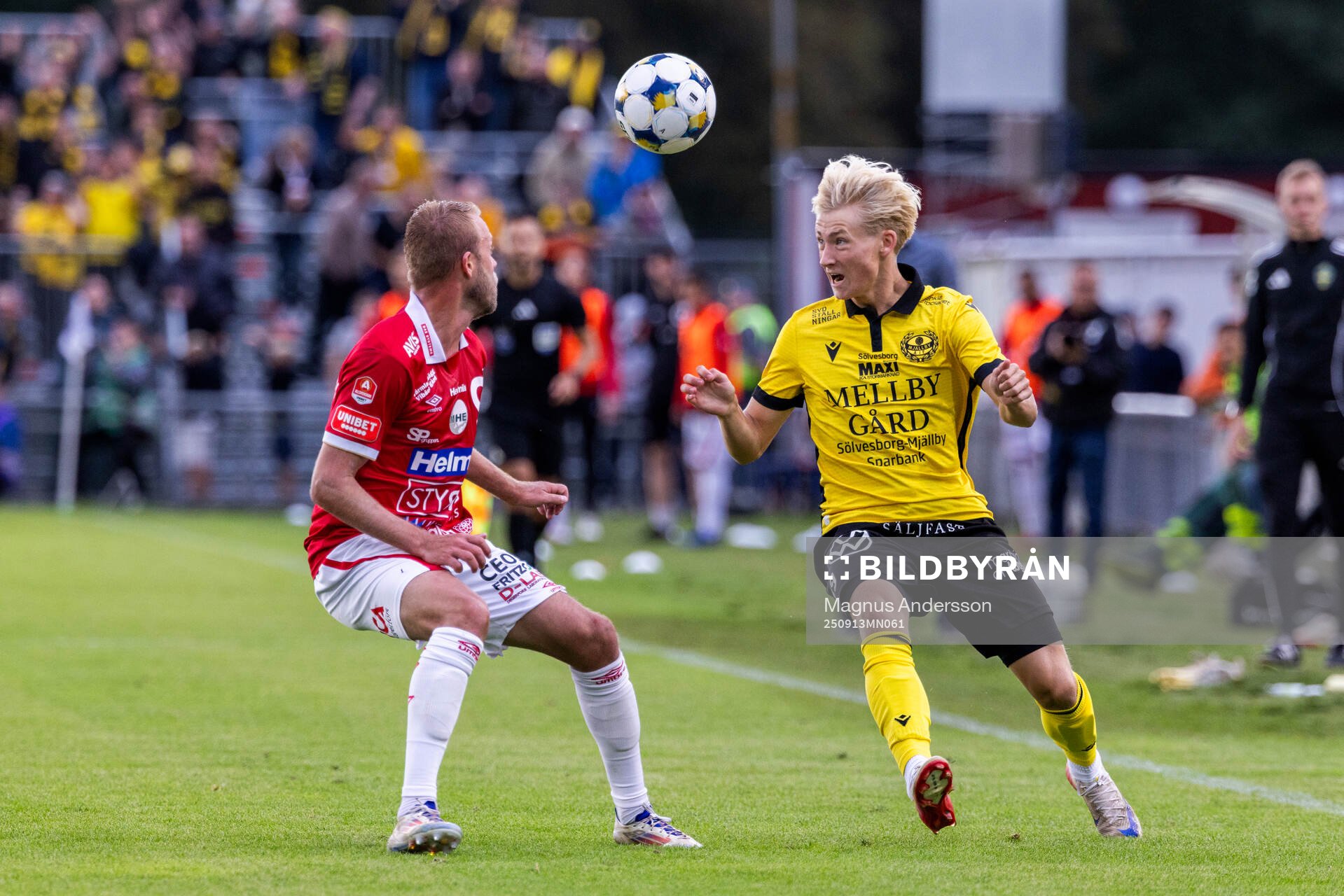 Degerfors Daniel Sundgren  och Mjällbys Romeo Leandersson