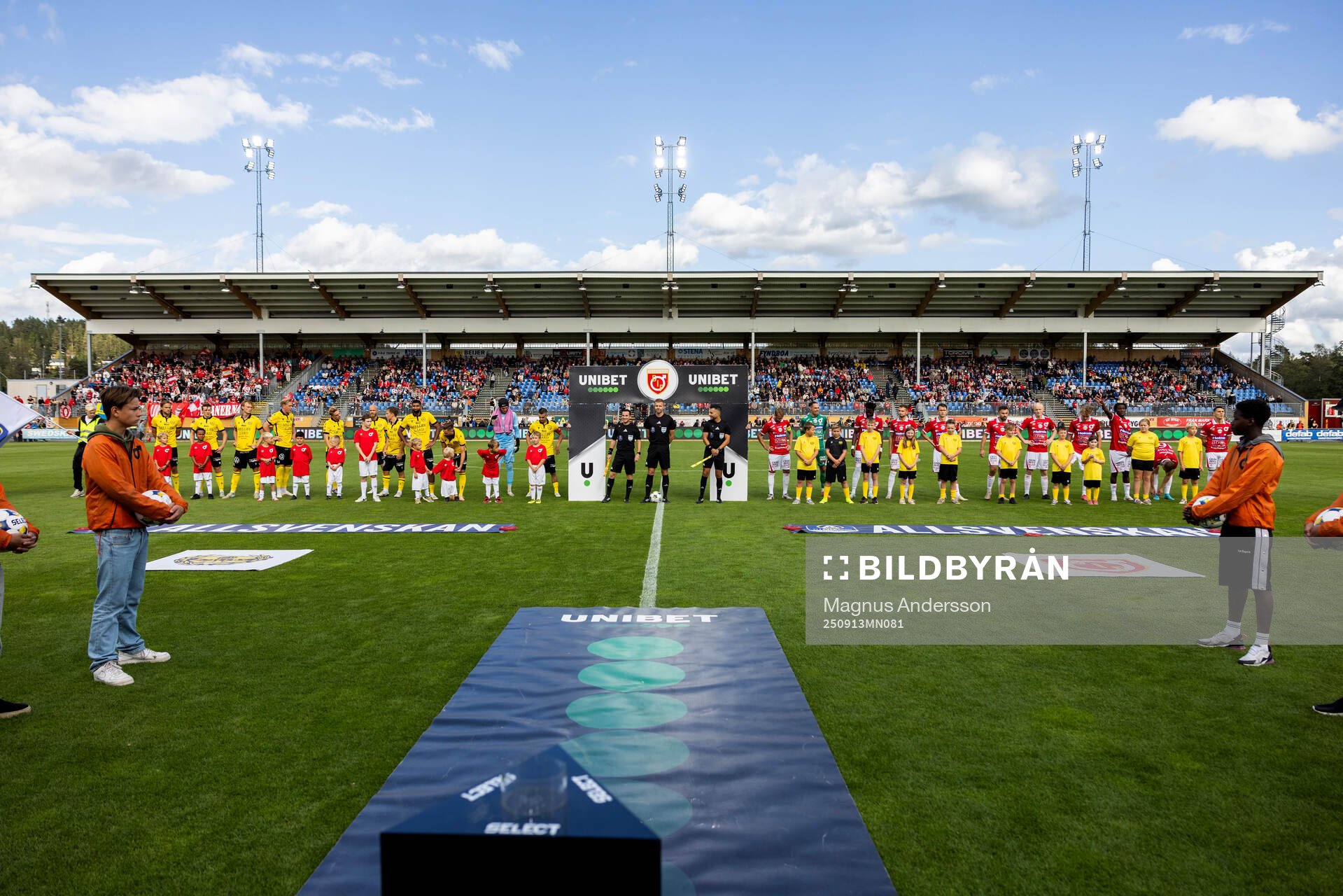Mjällbys spelare och Degerfors spelare