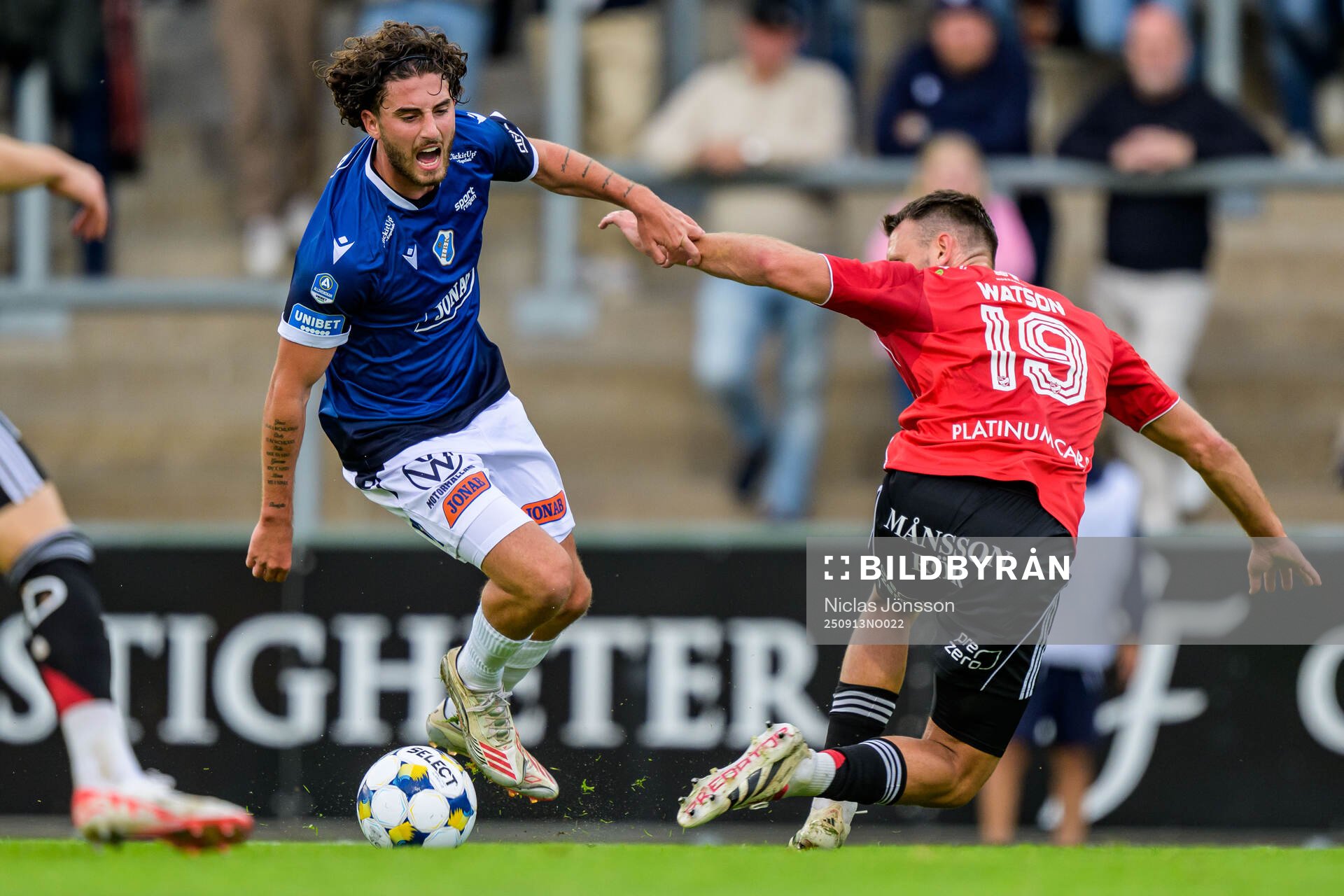 Halmstads Rocco Ascone och IFK Norrköpings Max Watson