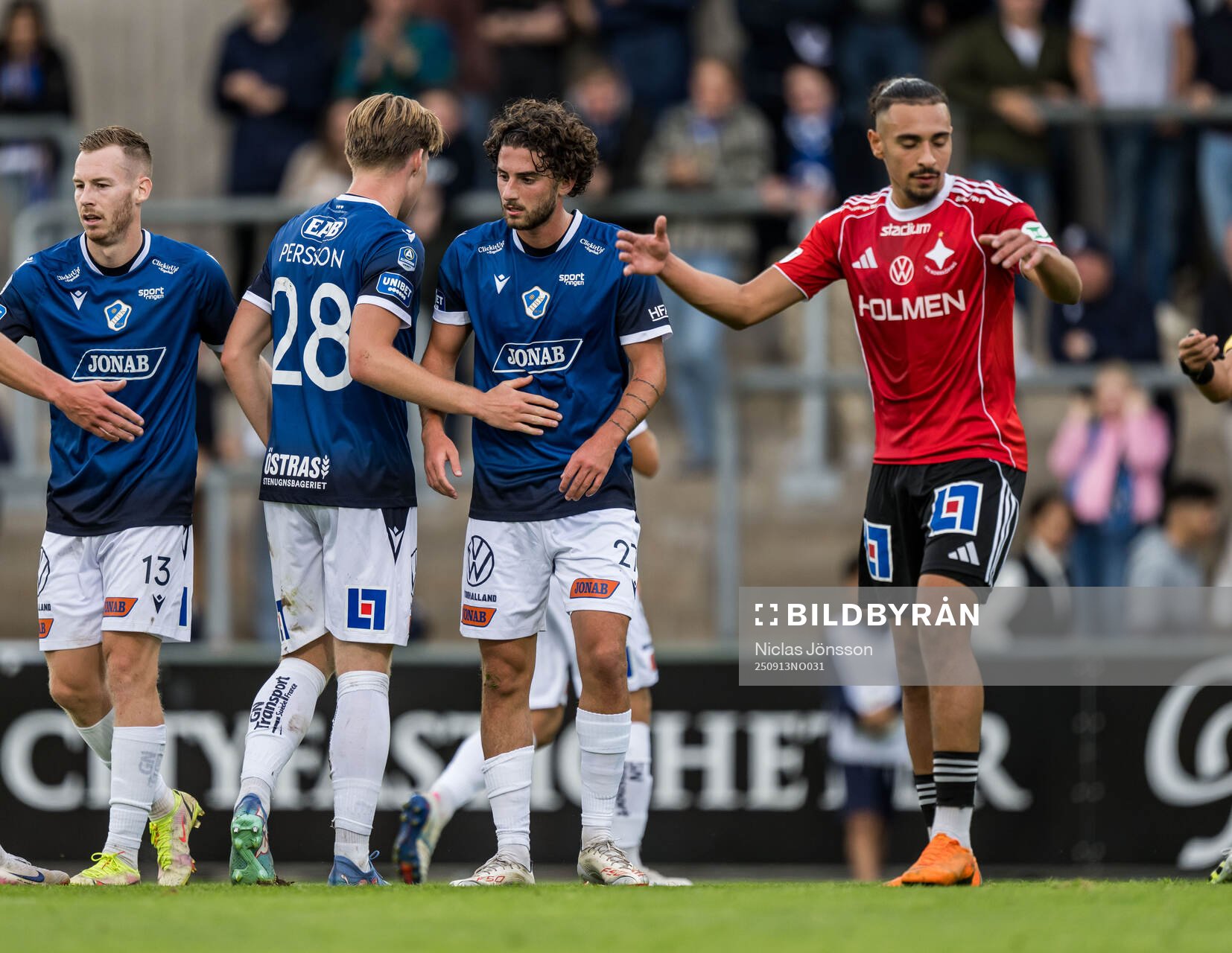 Halmstads Rocco Ascone jublar och IFK Norrköpings Moutaz