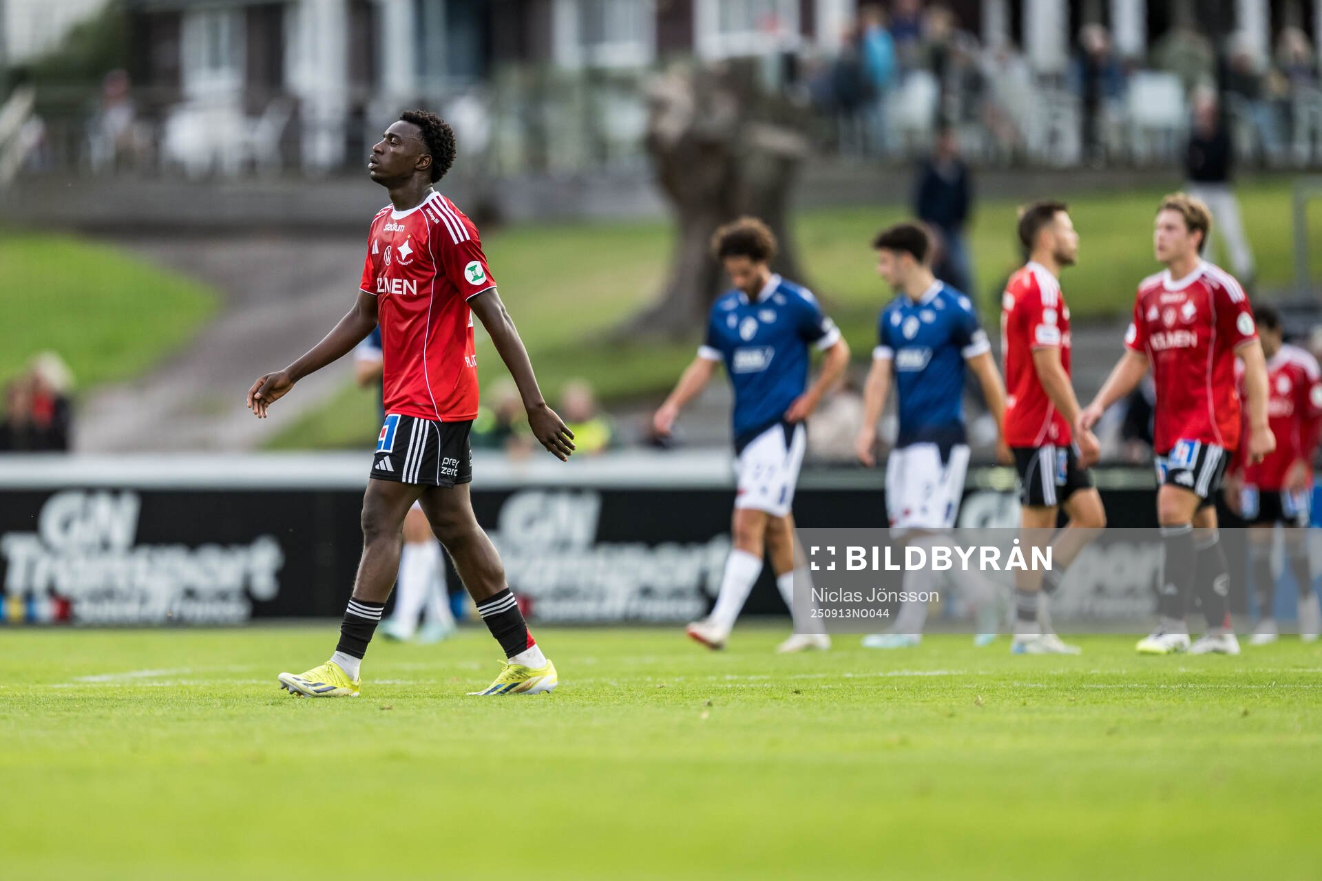 IFK Norrköpings Abdoulie Tamba deppar