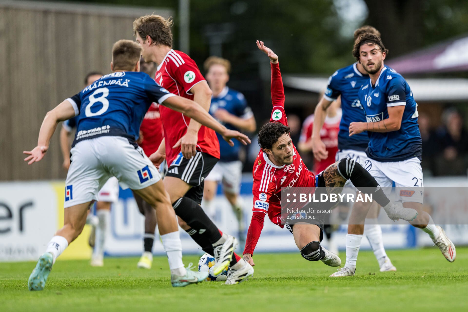 IFK Norrköpings David Moberg Karlsson och Halmstads Rocco