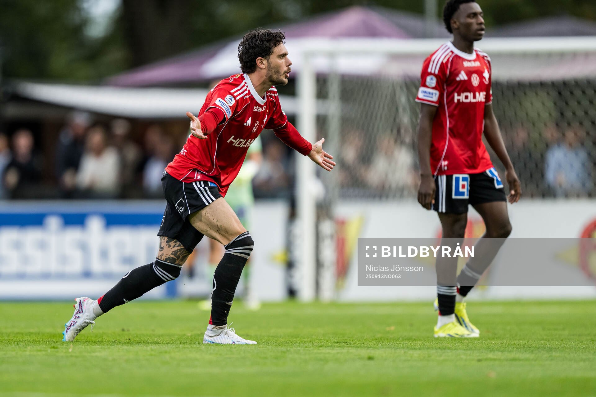 IFK Norrköpings David Moberg Karlsson reagerar