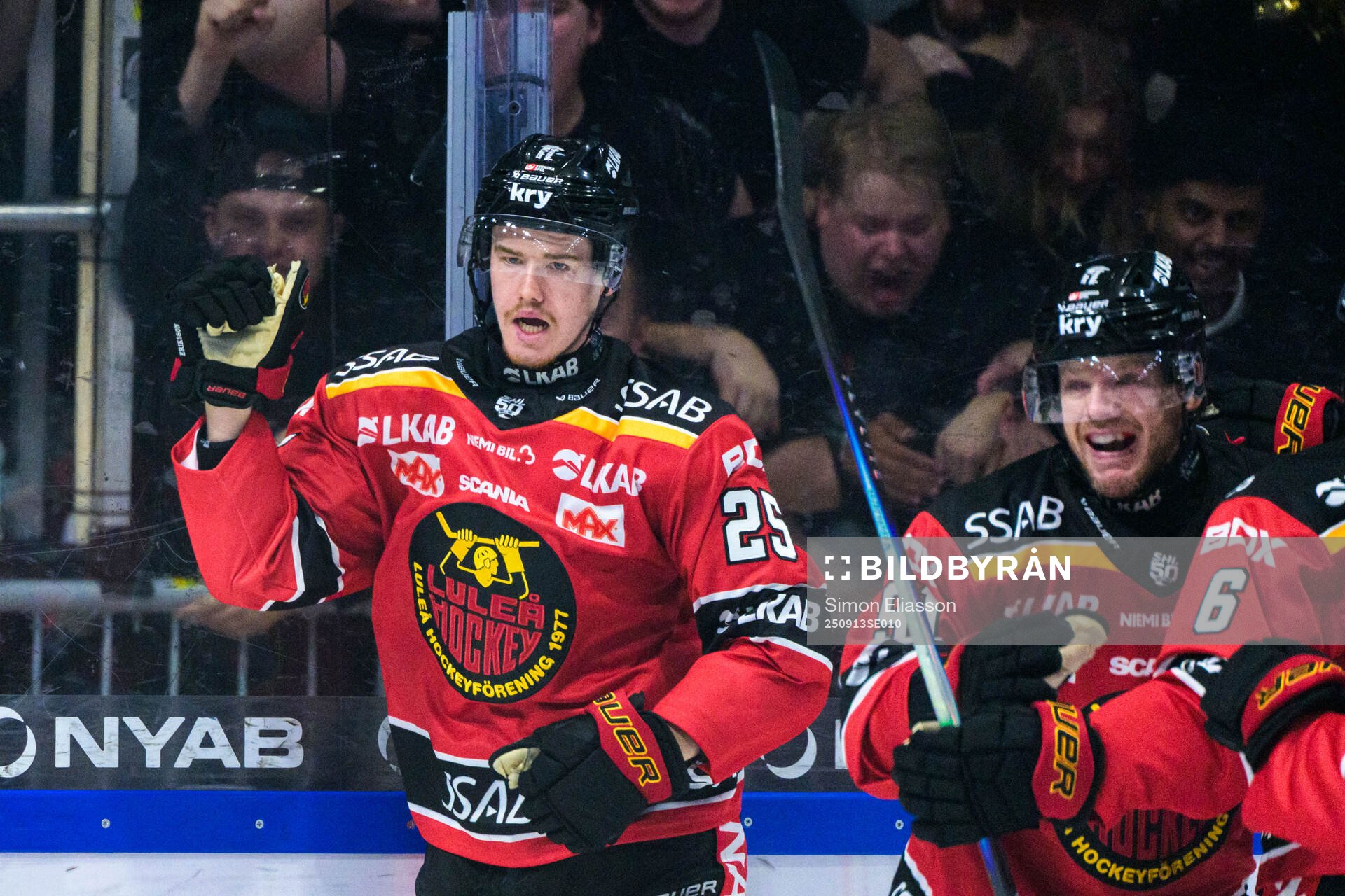 Luleås Filip Eriksson jublar