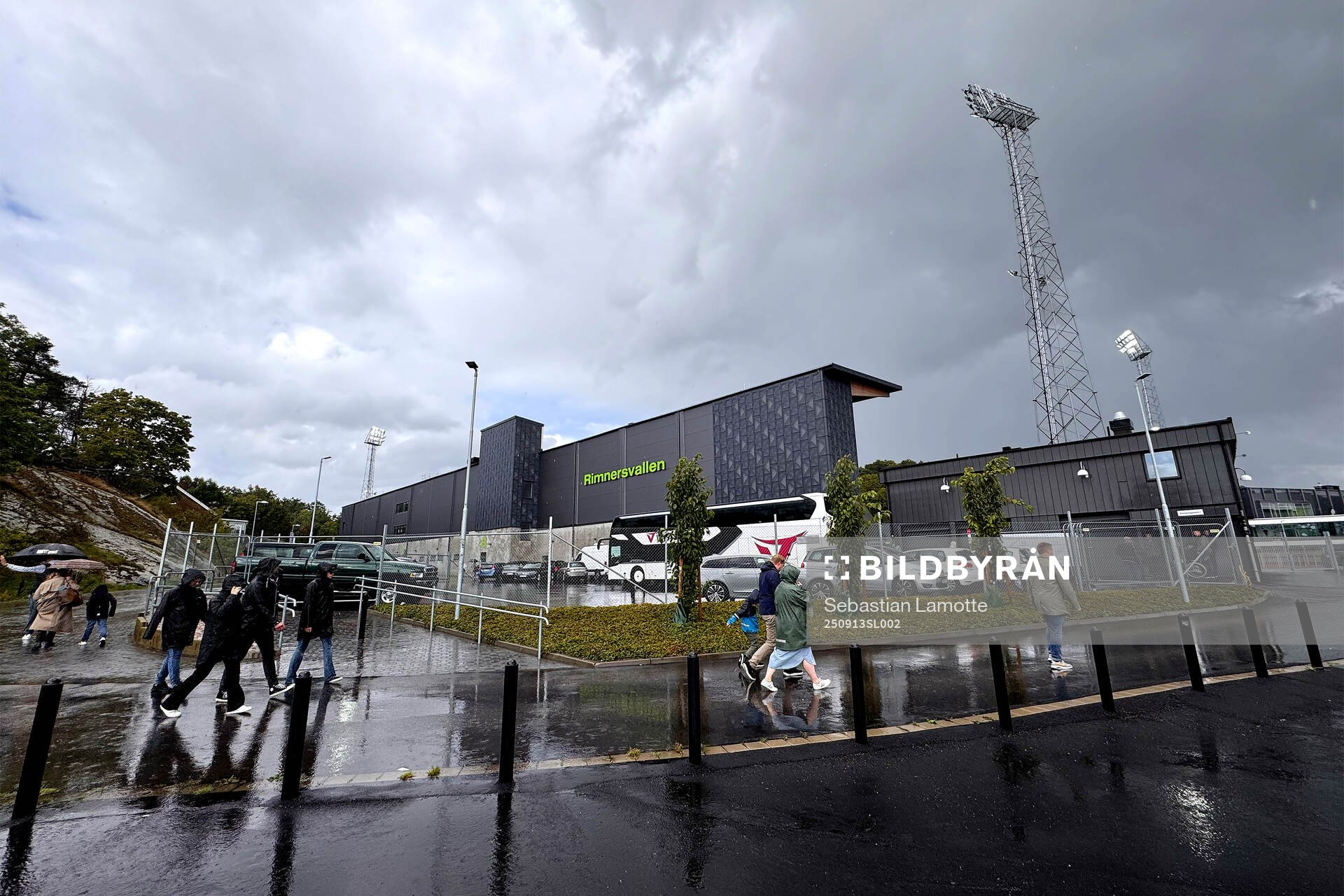 Utanför arenan