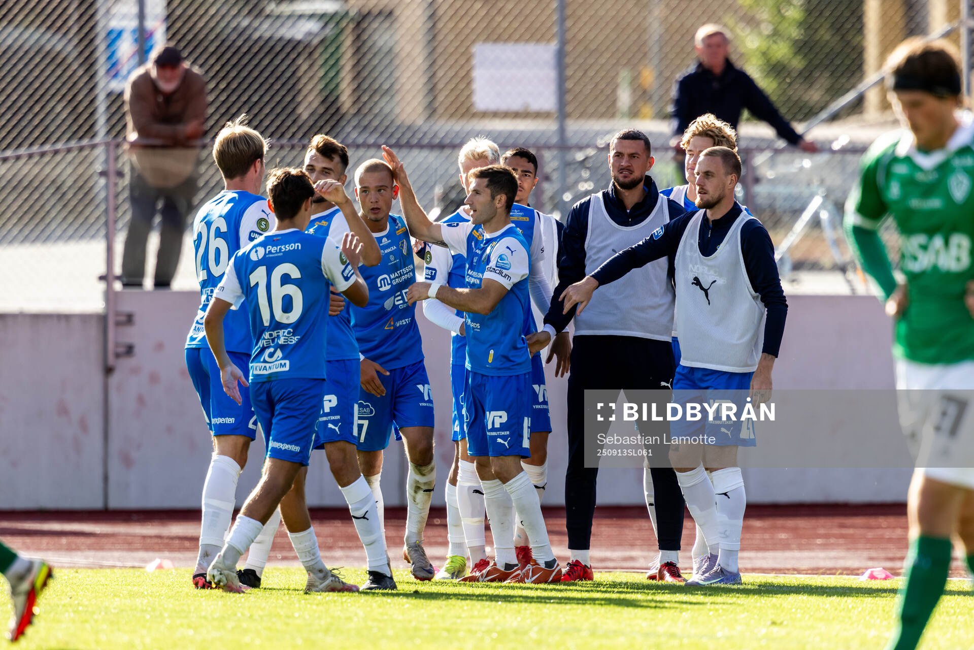 Oddevolds Rasmus Wiedesheim-Paul har gjhort 3-0 och jublar