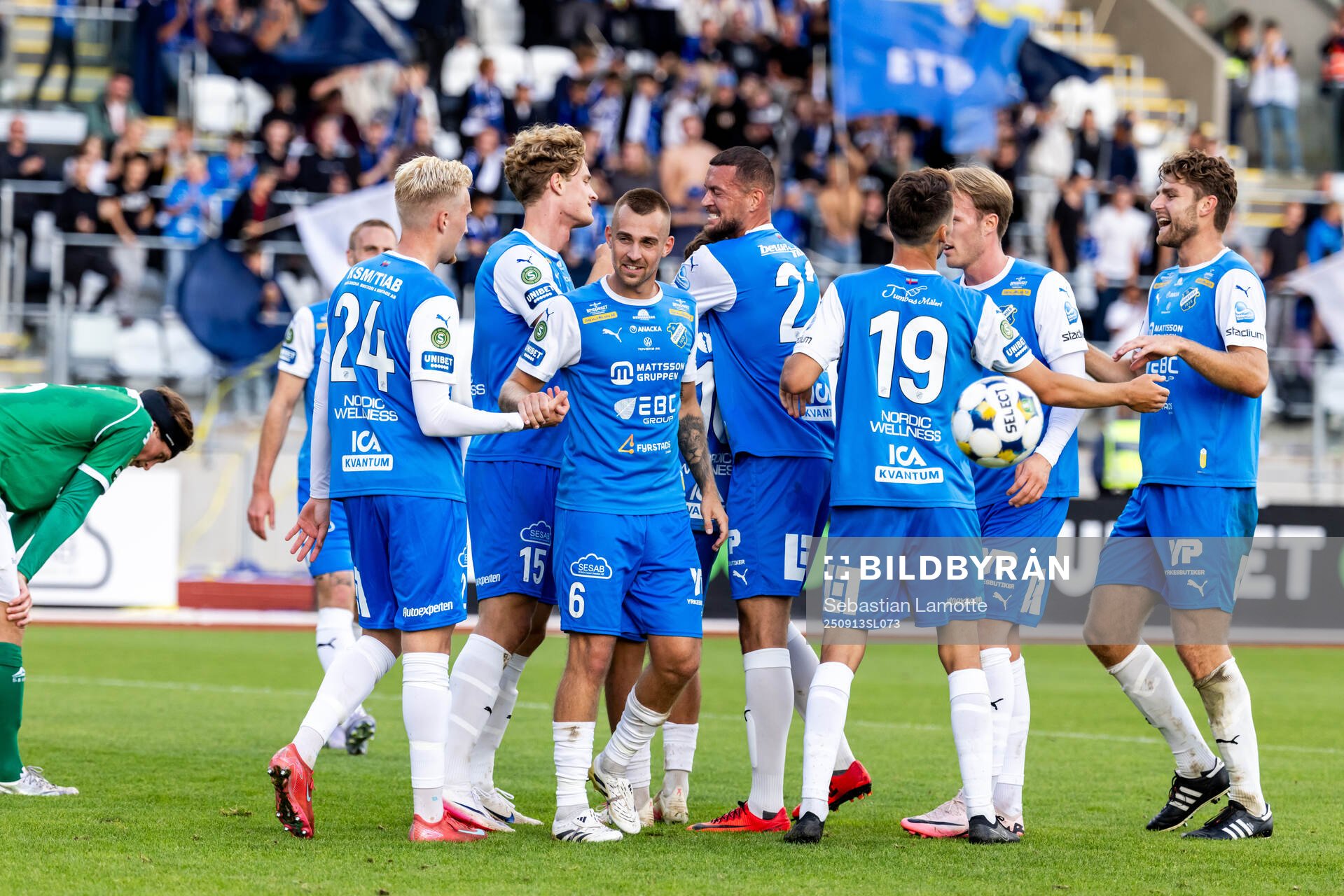 Oddevolds Vincent Poppler har gjort 4-0 och jublar