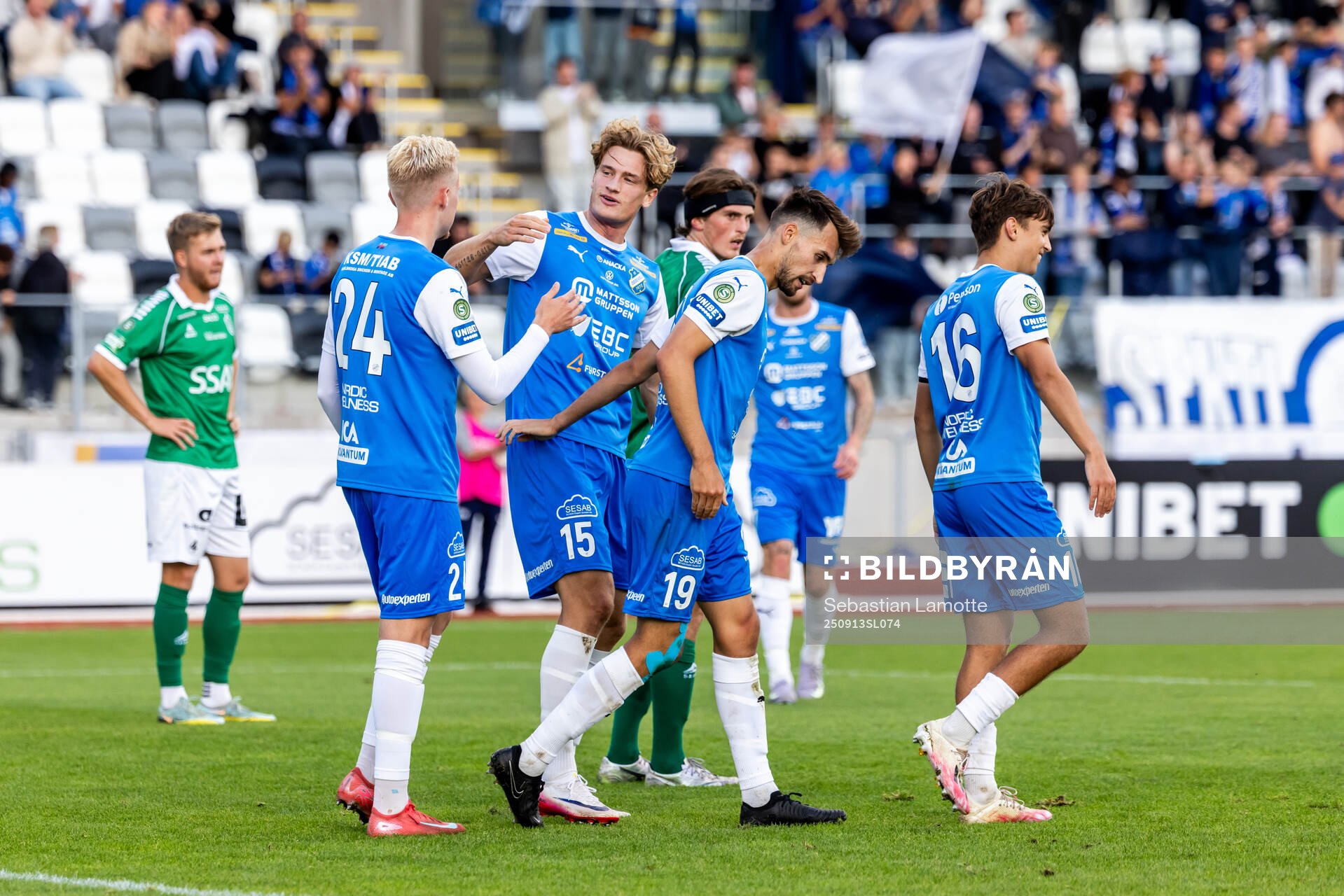 Oddevolds Vincent Poppler har gjort 4-0 och jublar