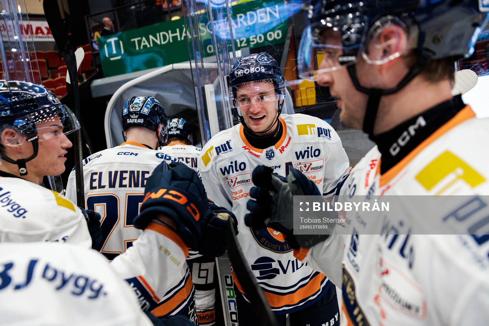 Växjös Keegan Lowe jublar