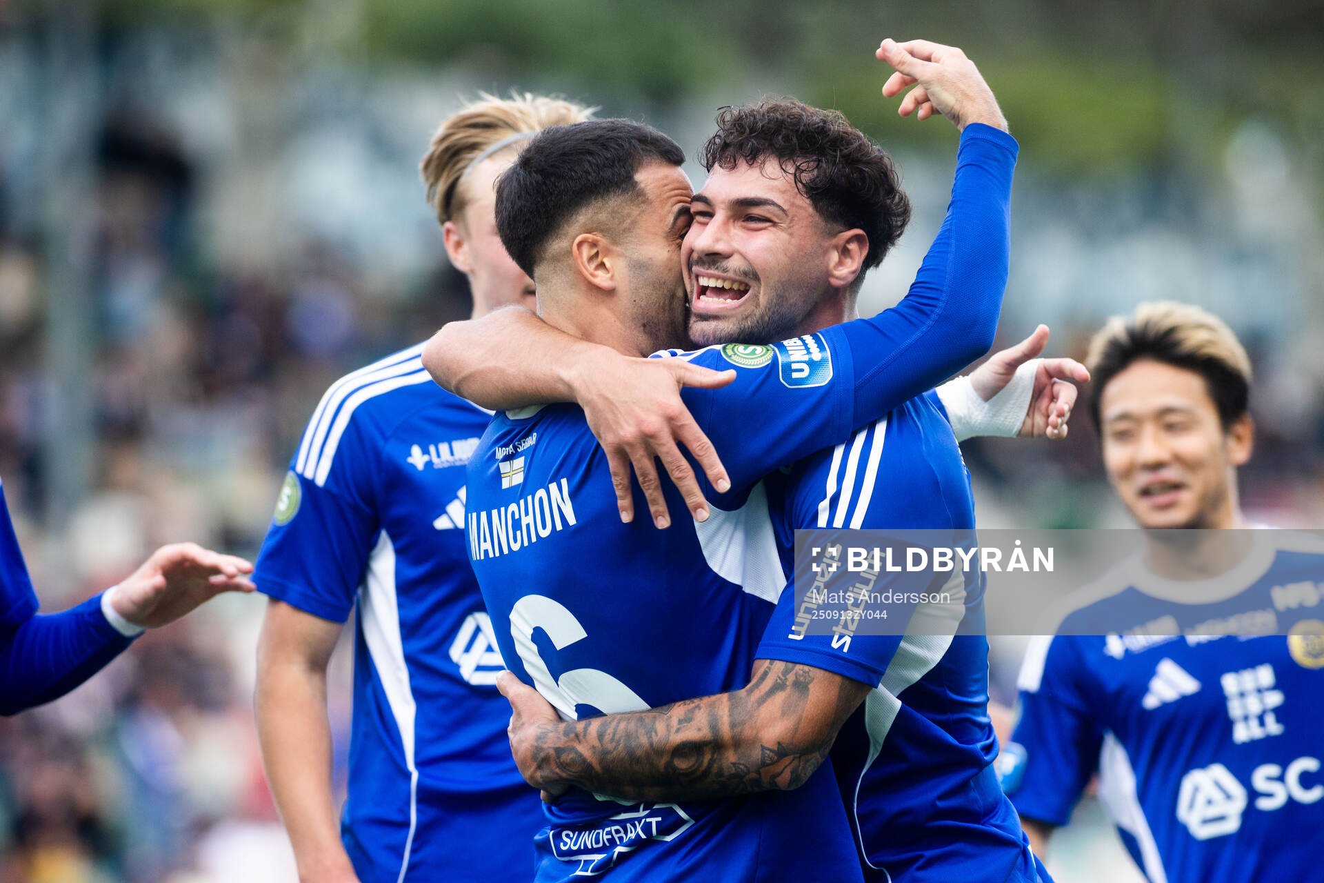 GIF Sundsvalls Carlos Martinez Ruiz jublar med Marc Manchon