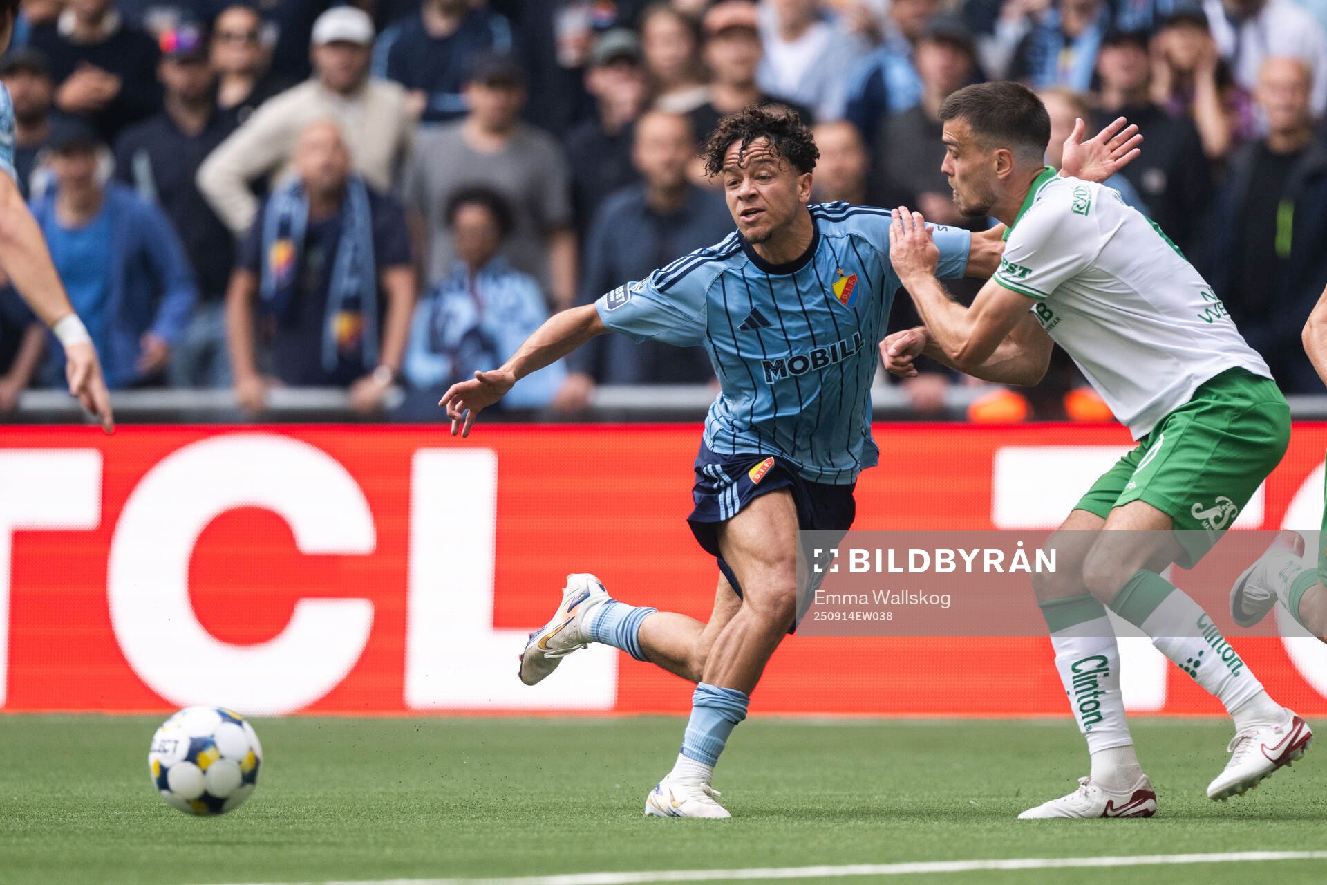 Djurgårdens Mikael Anderson och Hammarbys Pavle Vagic