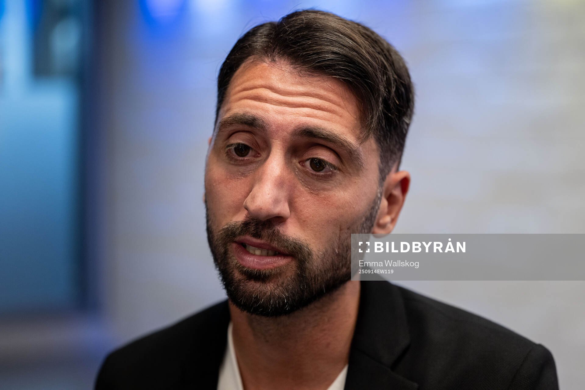 Hammarbys Nahir Besara i mixade zonen