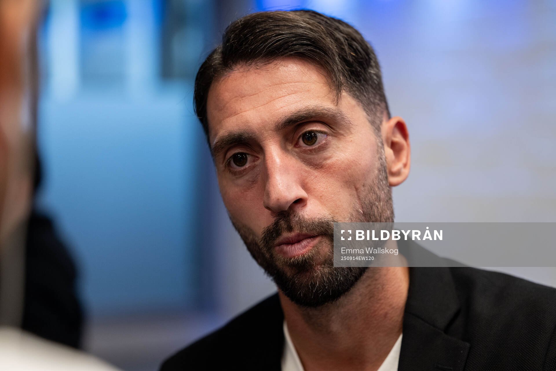 Hammarbys Nahir Besara i mixade zonen