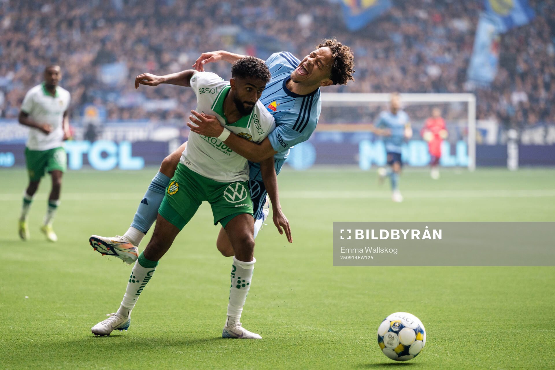 Hammarbys Tesfaldet Tekie och Djurgårdens Mikael Anderson
