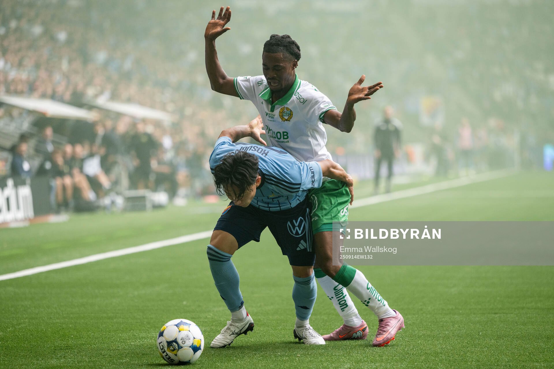 Djurgårdens Keita Kosugi och Hammarbys Frank Junior Adjei