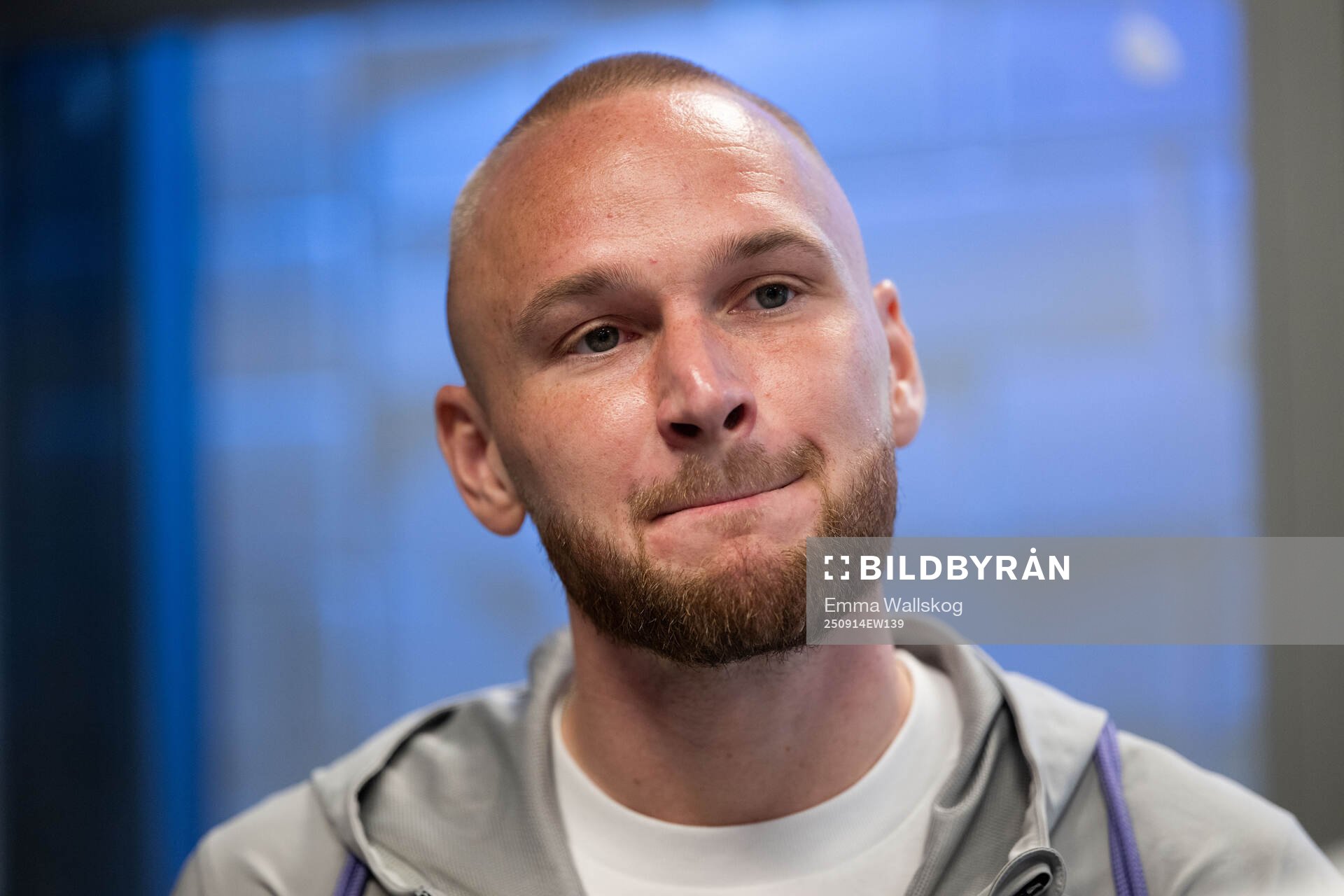 Djurgårdens Adam Ståhl i mixade zonen