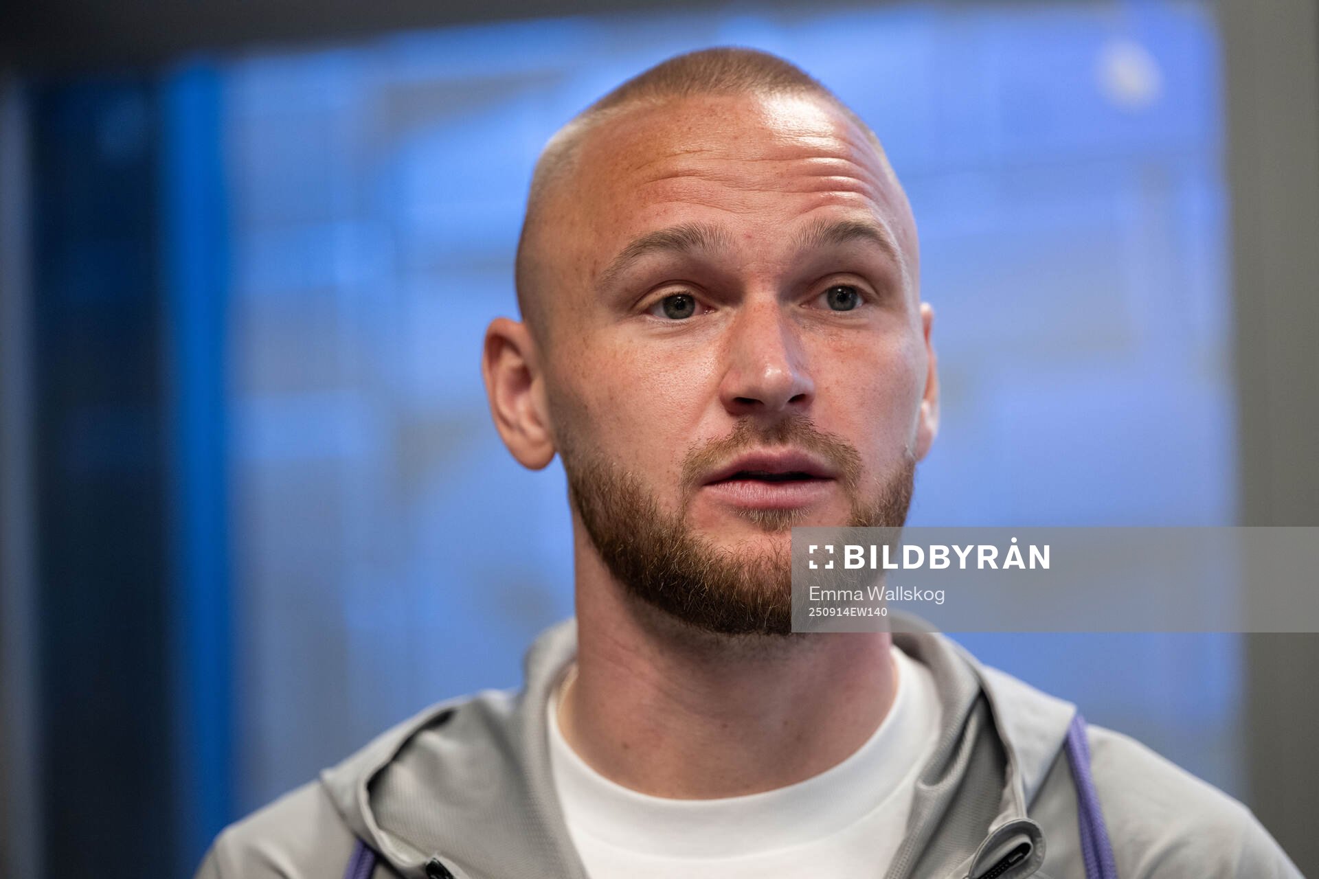 Djurgårdens Adam Ståhl i mixade zonen