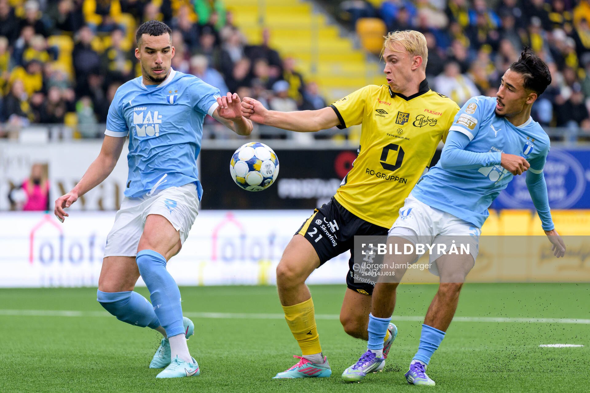 Malmö FFs Andrej Djuric och Adrian Skogmar och Elfsborgs