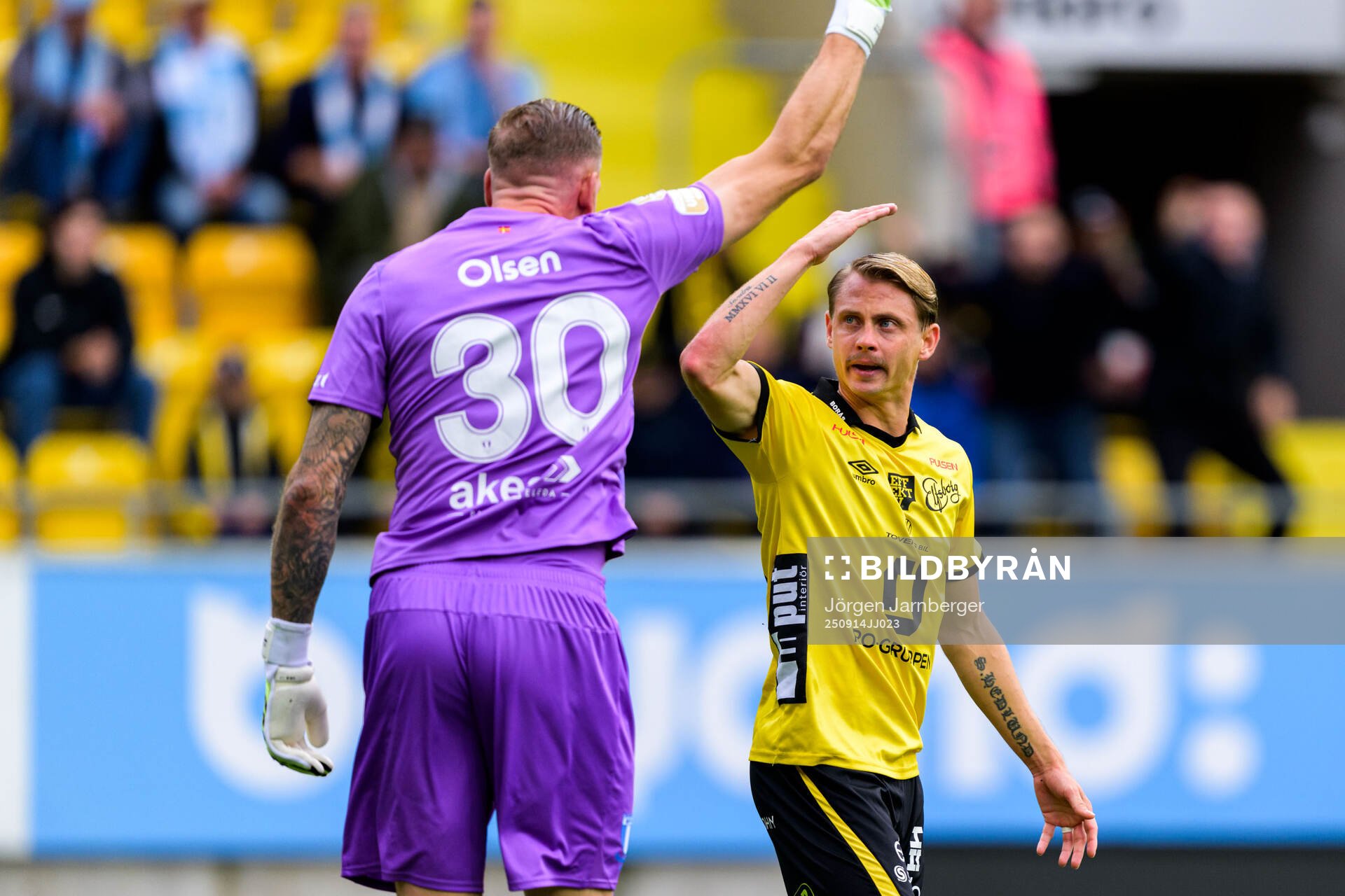 Malmö FFs målvakt Robin Olsen och Elfsborgs Per Frick