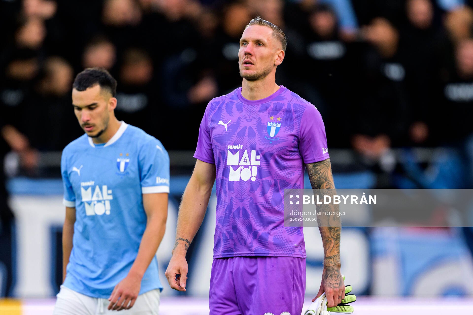 Malmö FFs Andrej Djuric och målvakt Robin Olsen deppar