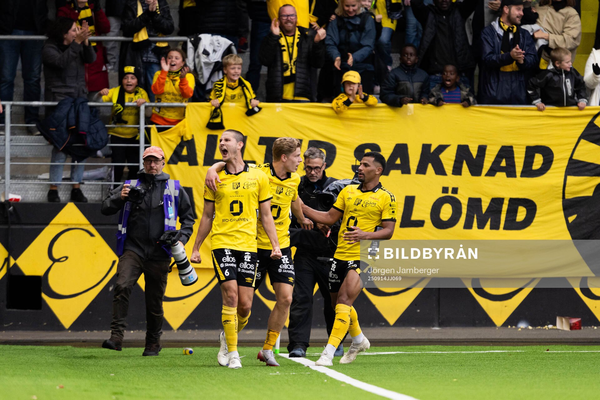 Elfsborgs Rasmus Wikström jublar med Gottfrid Rapp och