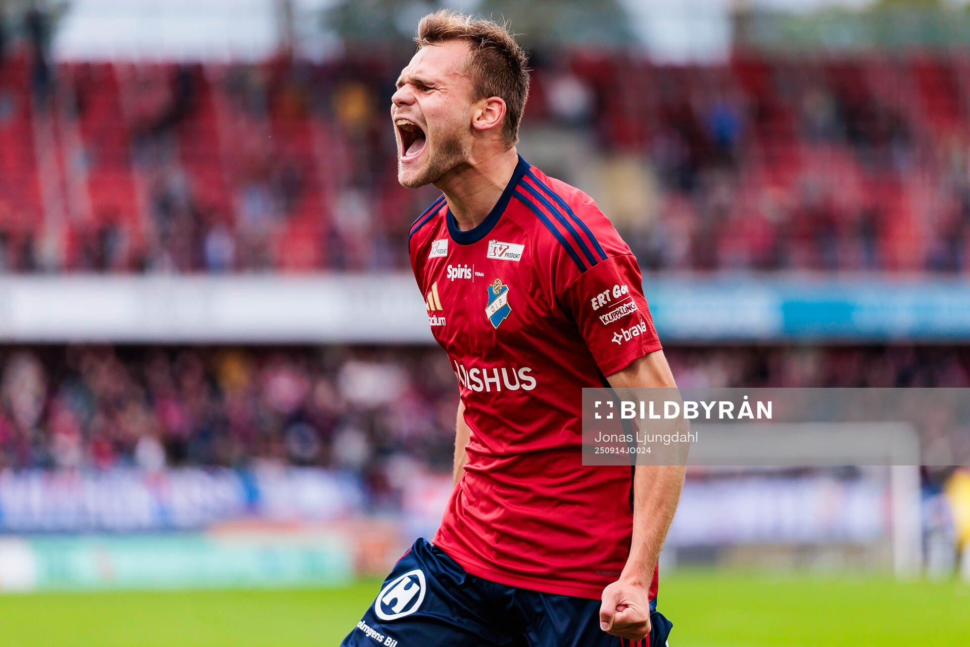 Östers Oscar Uddenäs jublar