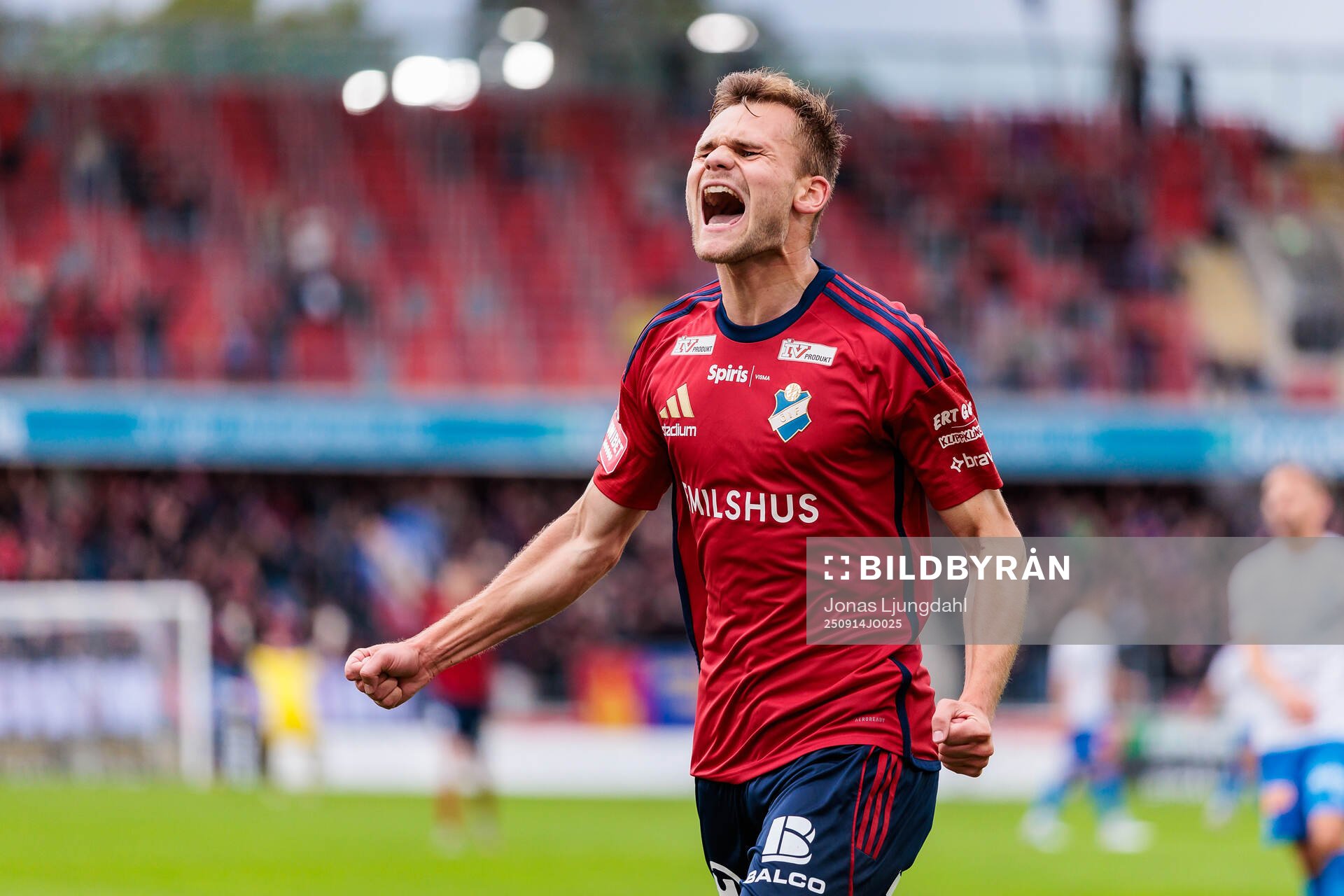 Östers Oscar Uddenäs jublar