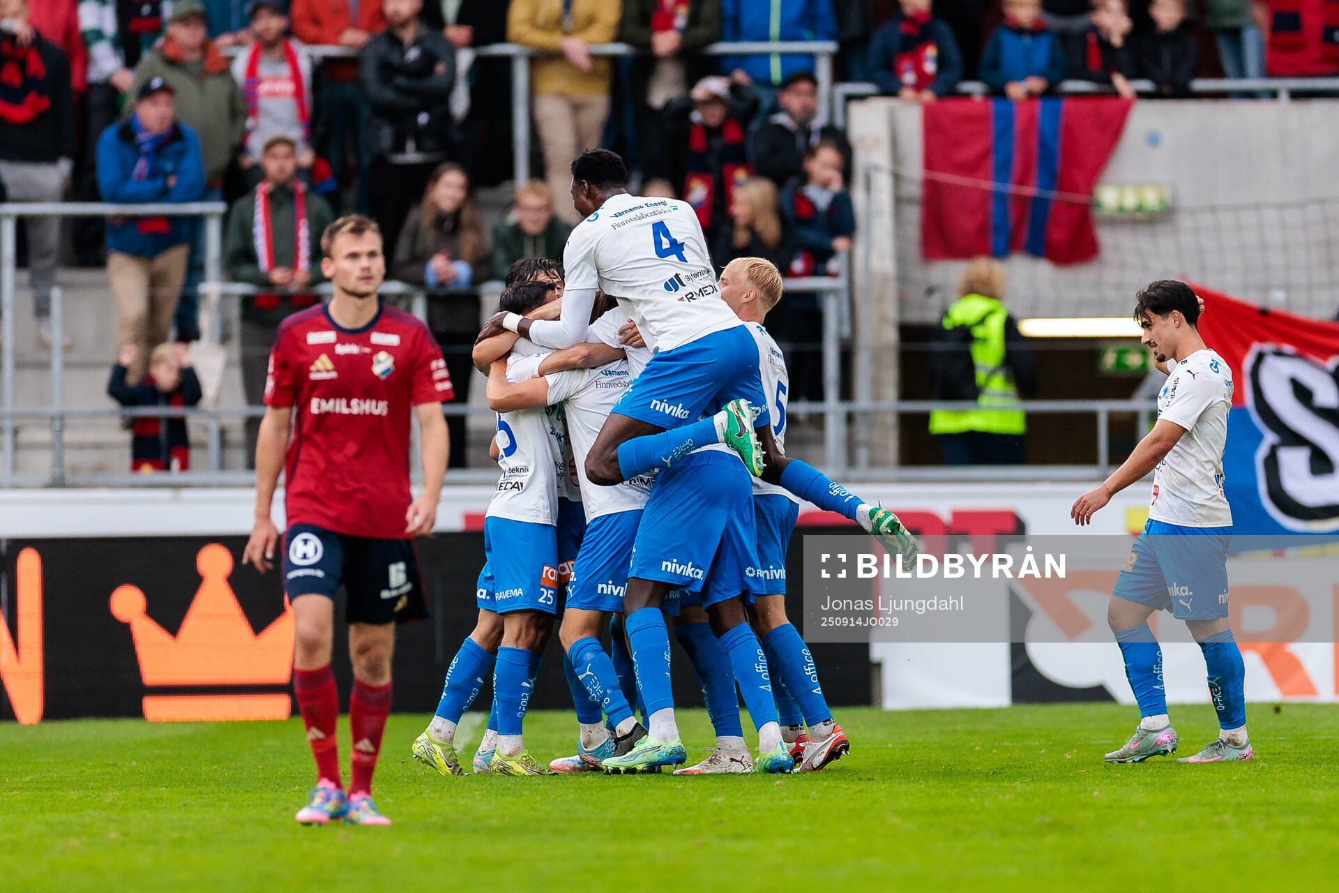 Värnamos Kai Meriluoto jublar