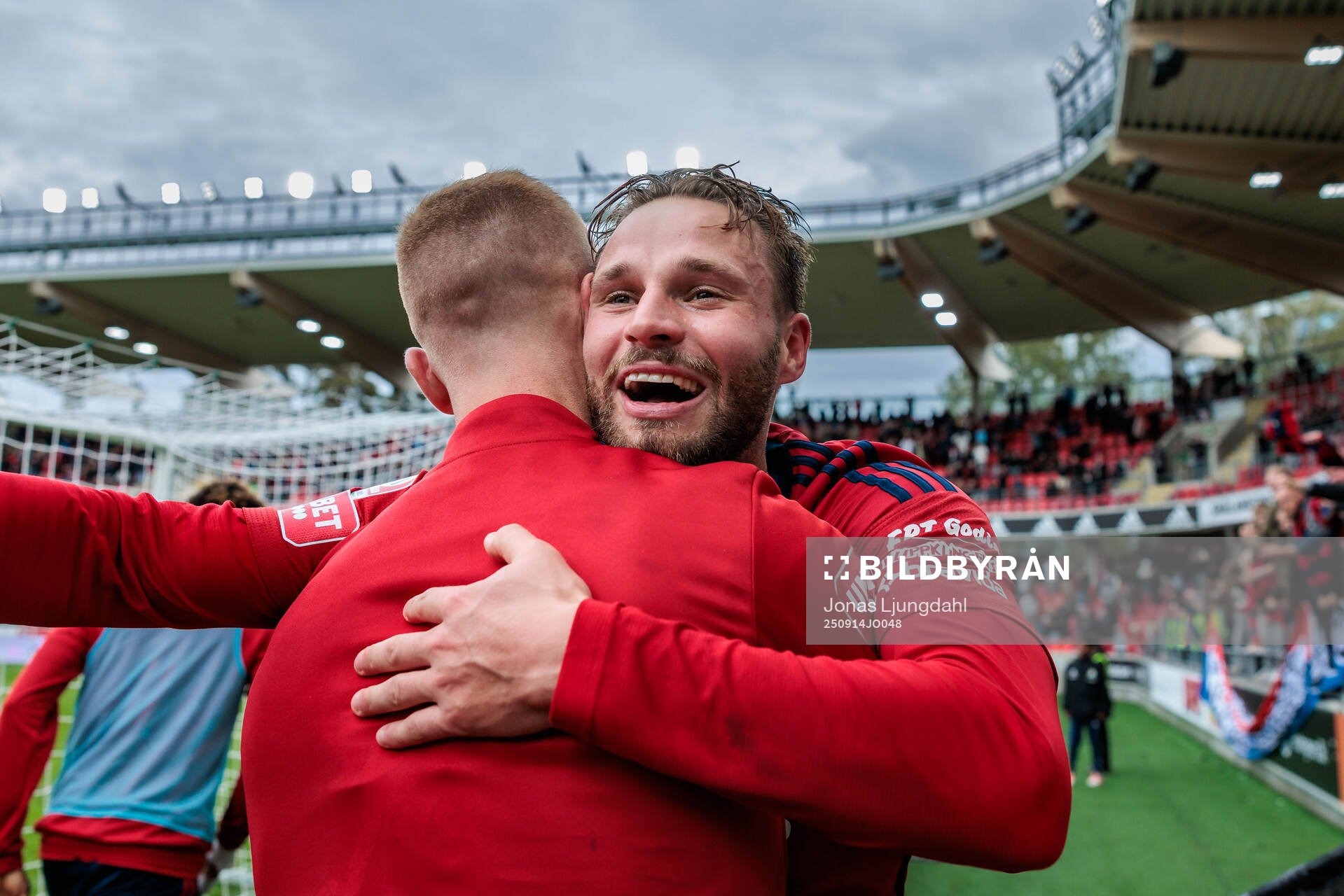 Östers Niklas Söderberg jublar
