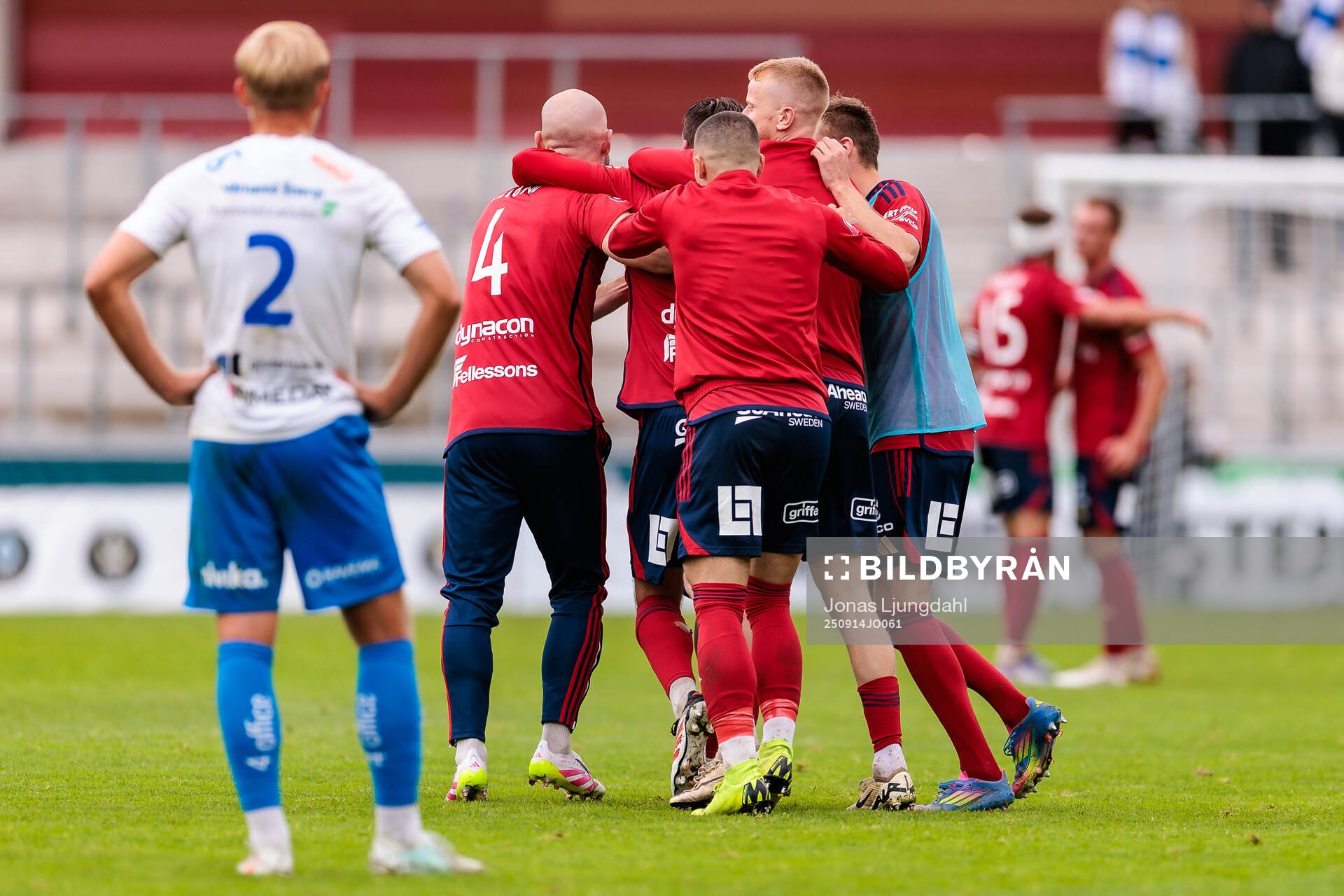 Östers spelare jublar