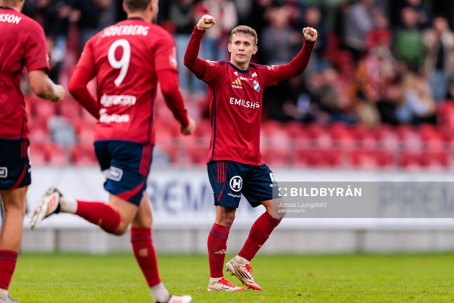 Östers Anssi Suhonen jublar