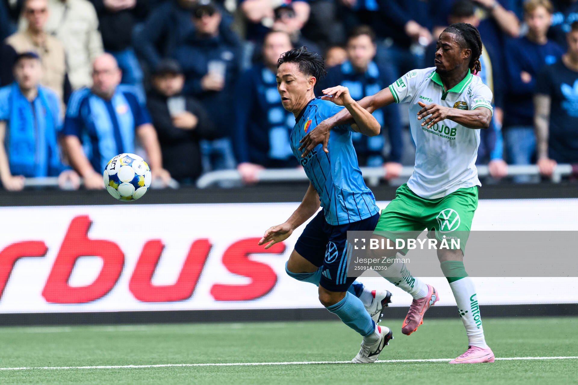 Djurgårdens Keita Kosugi och Hammarbys Frank Junior Adjei