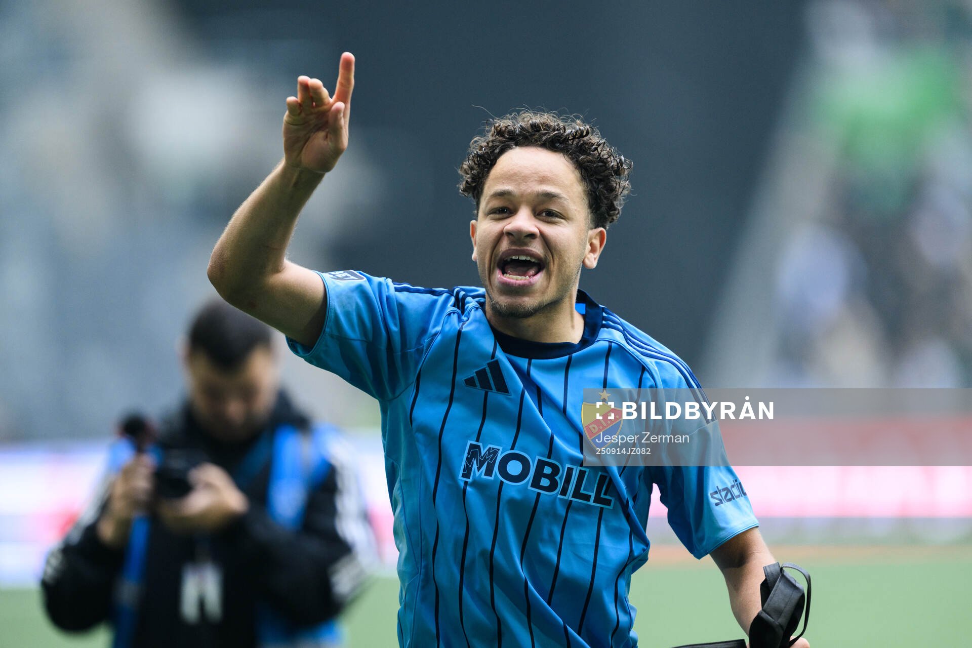 Djurgårdens Mikael Anderson jublar