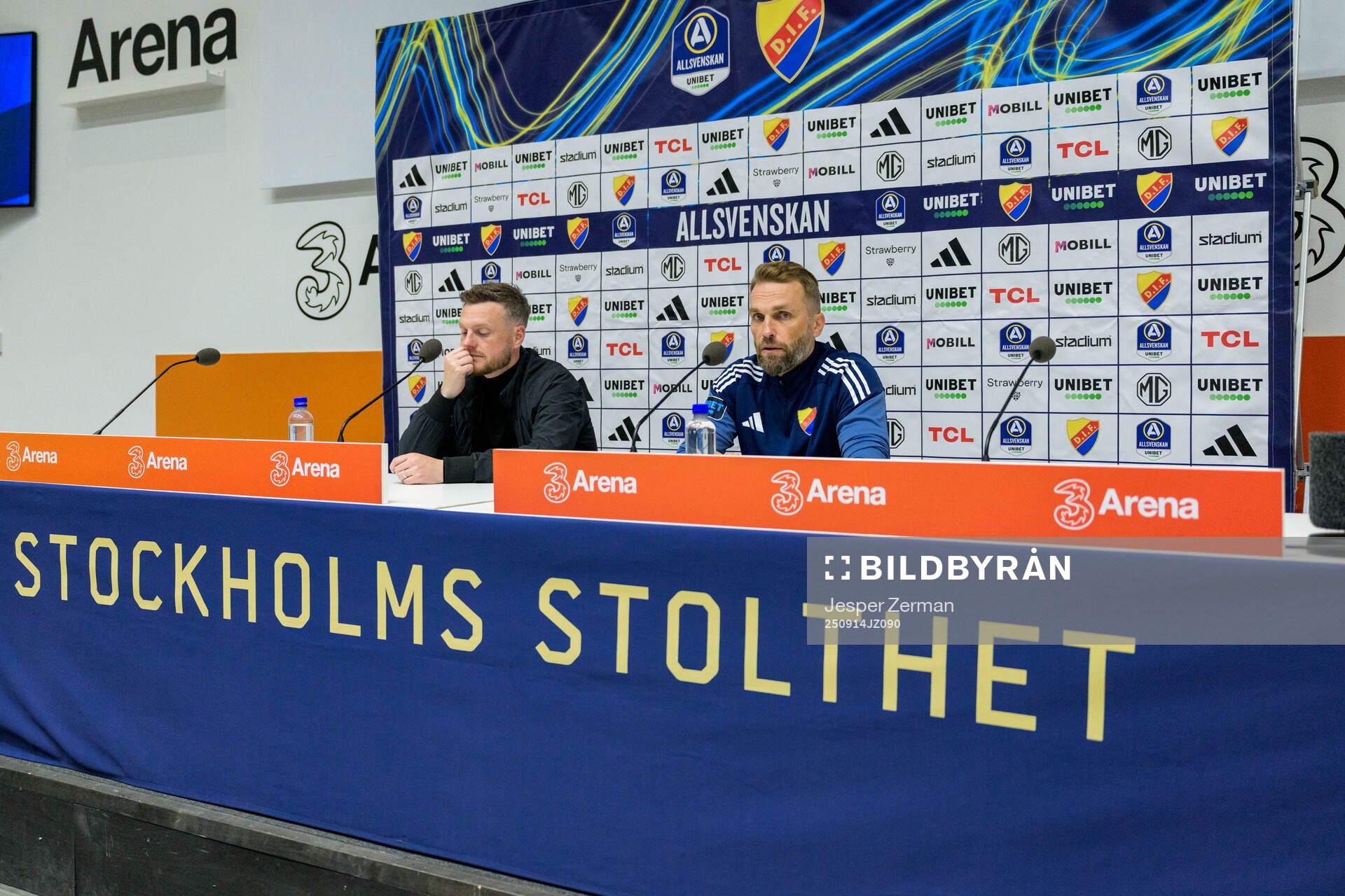 Hammarbys tränare Kim Hellberg  och Djurgårdens tränare