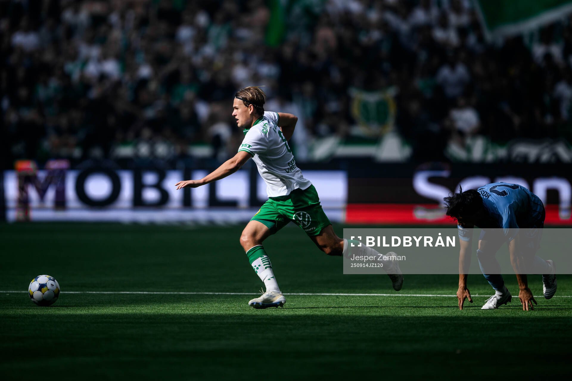 Hammarbys Markus Karlsson och Djurgårdens Keita Kosugi