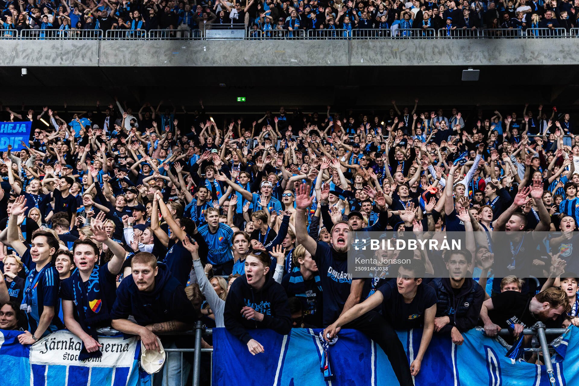 Djurgårdens supportrar jublar