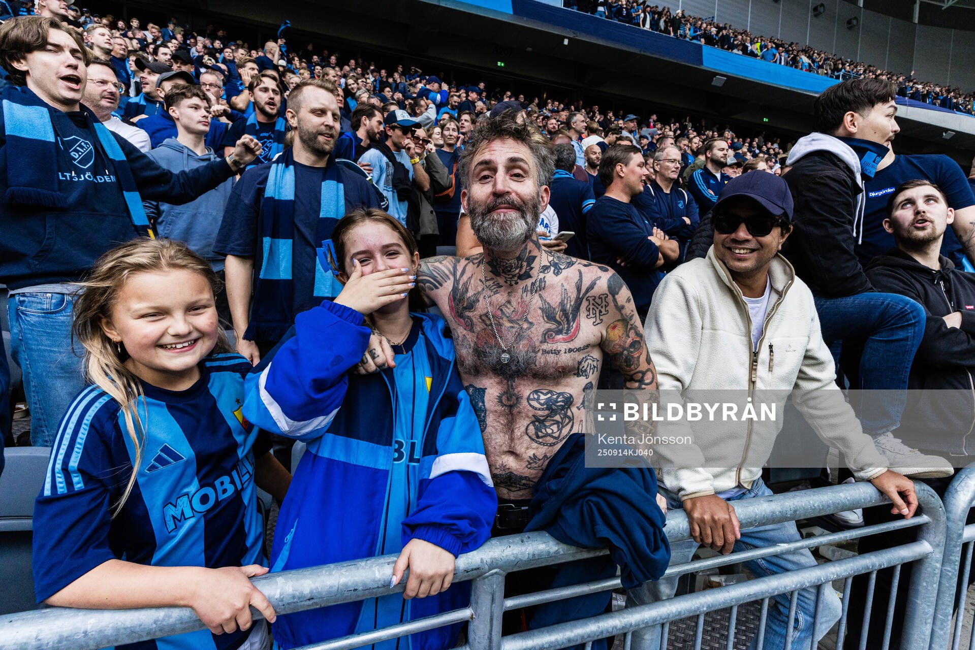 Djurgårdens supportrar jublar