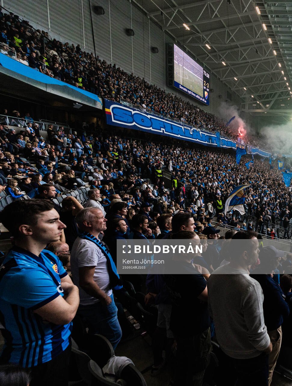 Djurgårdens supportrar vid Sofialäktaren