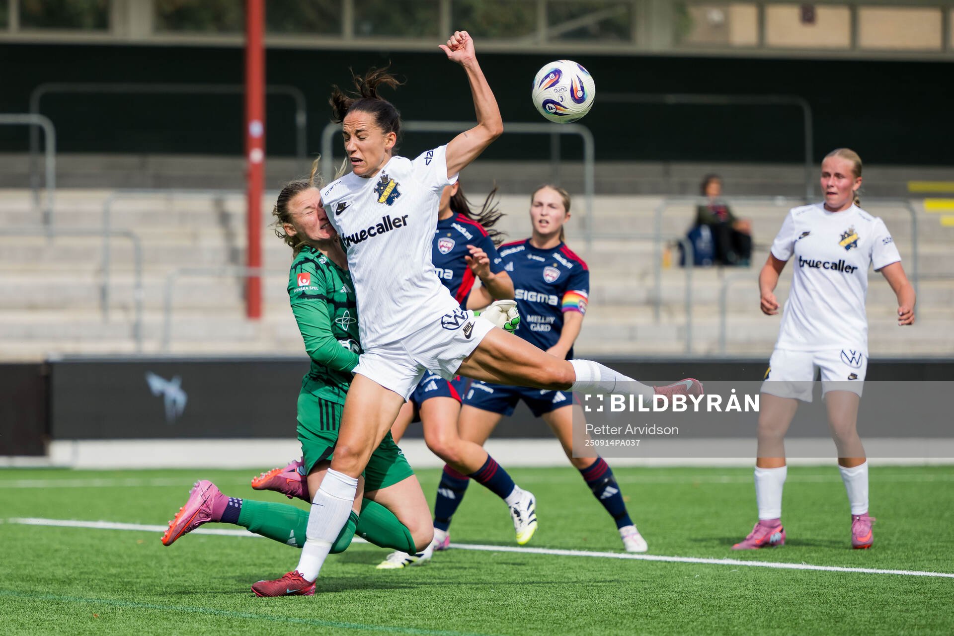 Rosengårds målvakt Samantha Leshnak Murphy och AIKs Anna