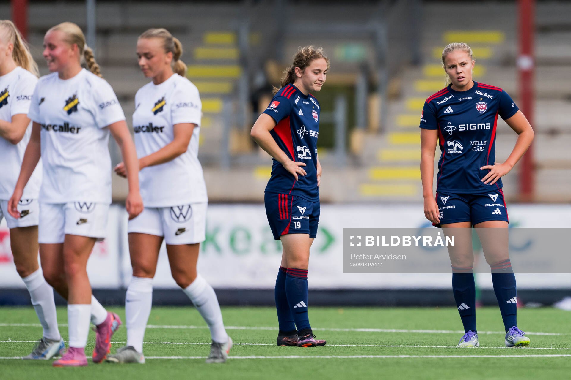 Rosengårds Maja Johansson och Tilde Björklund deppar