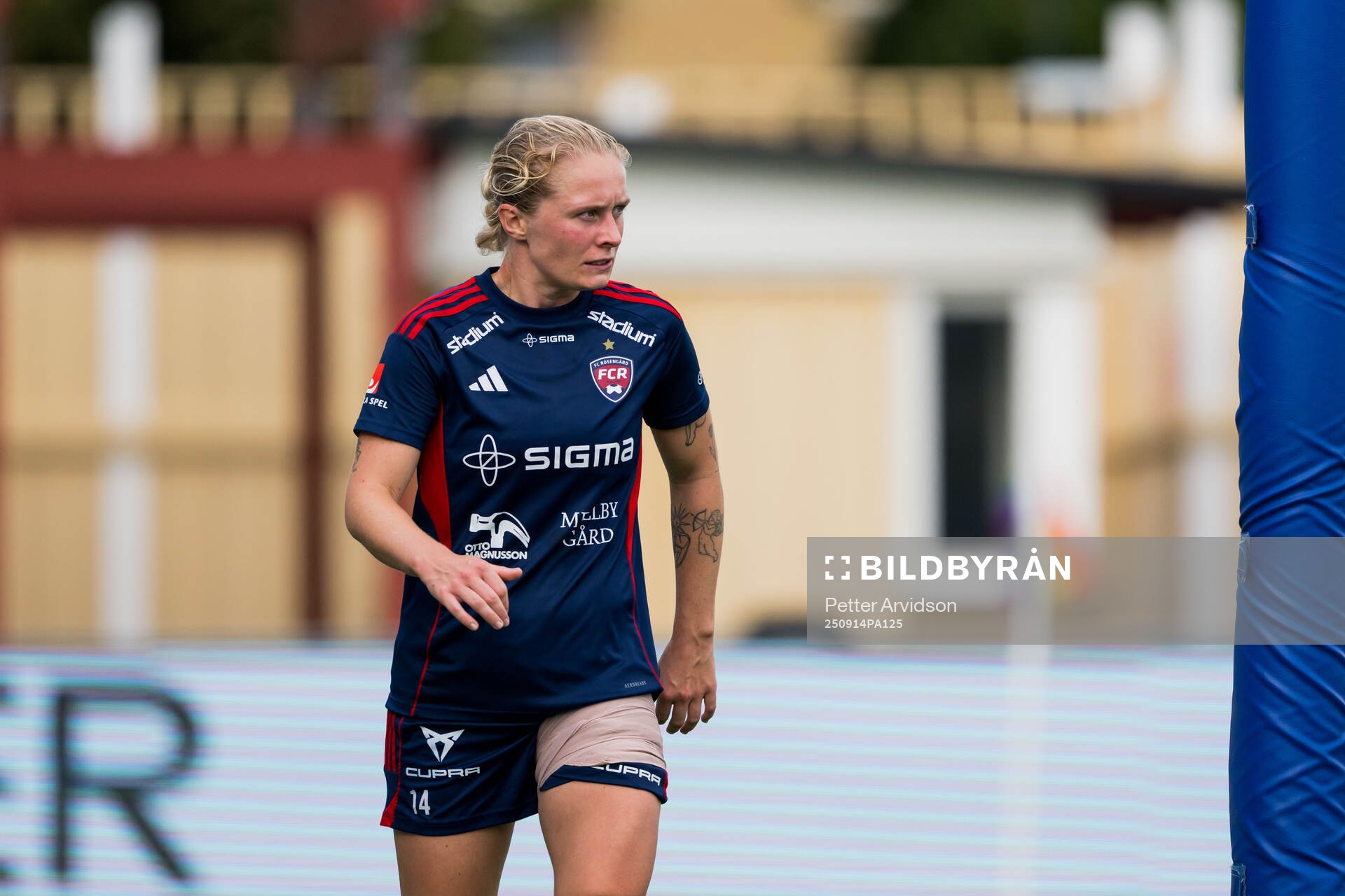 Rosengårds Emilia Larsson lämnar planen