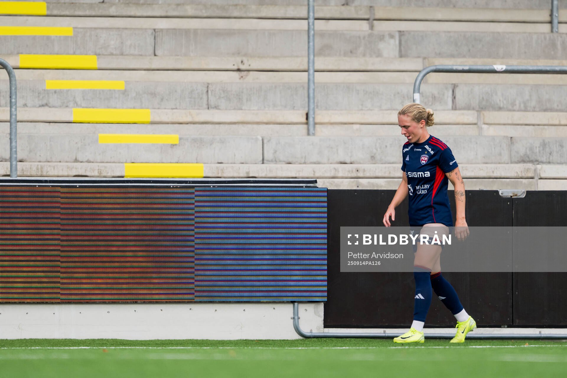 Rosengårds Emilia Larsson lämnar planen
