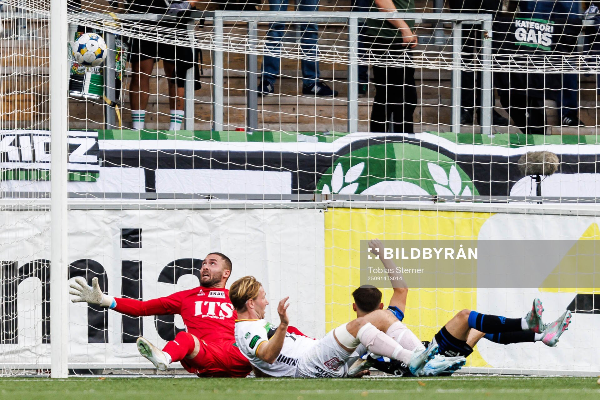 Sirius Isak Bjerkebo gör 1-0 på GAIS målvakt Mergim