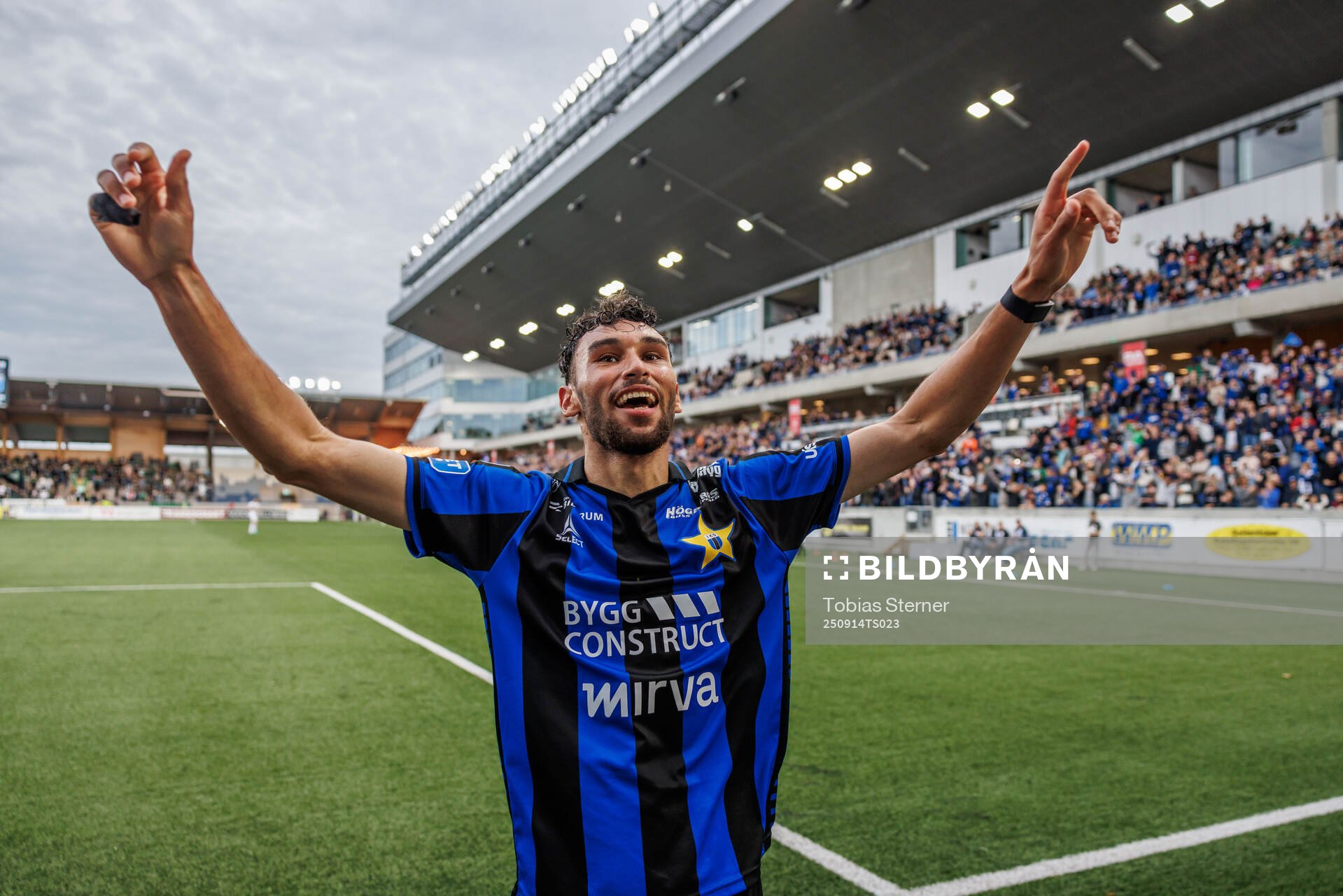Sirius Joakim Persson jublar