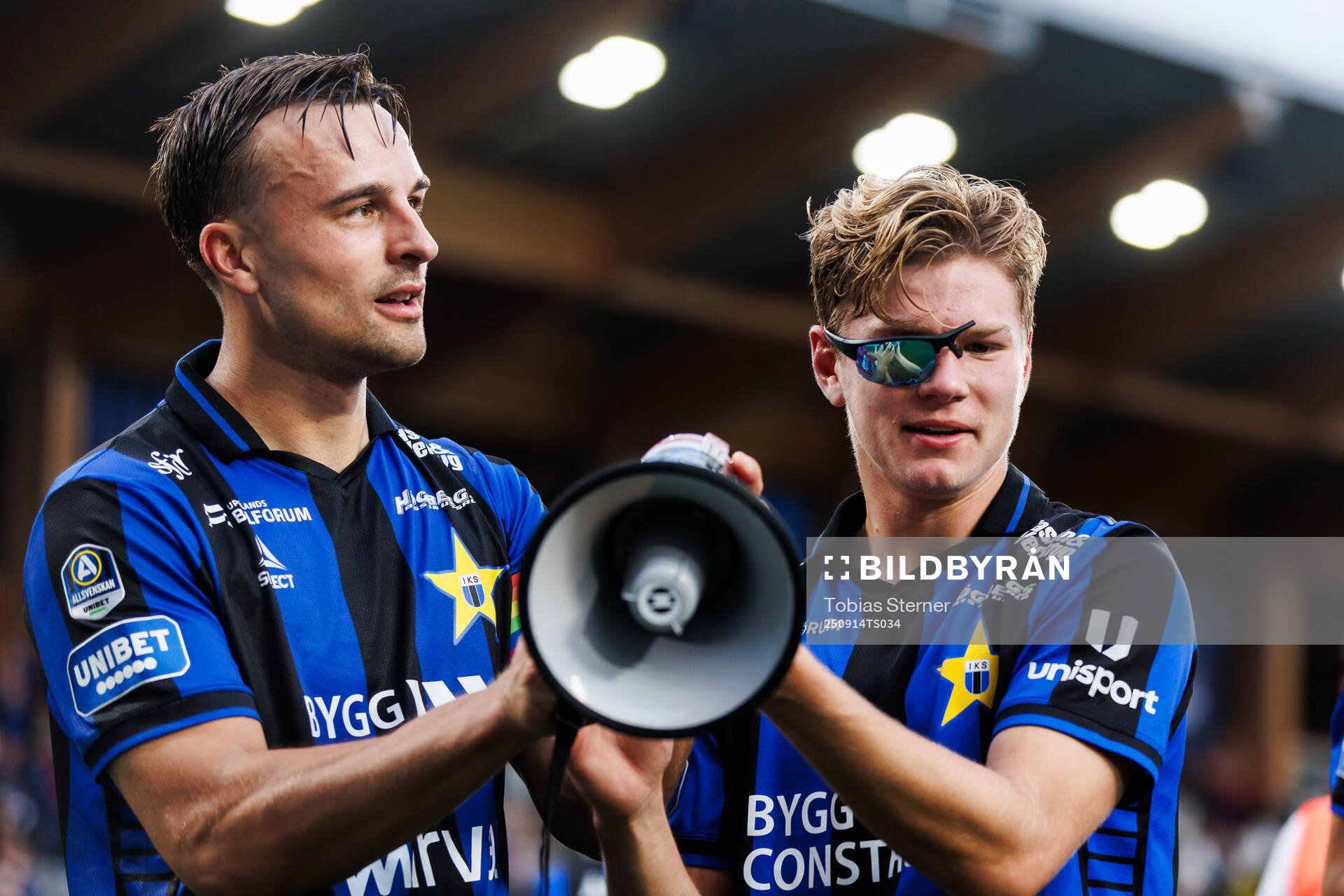 Sirius Henrik Rönnlöf Castegren och Victor Svensson jublar