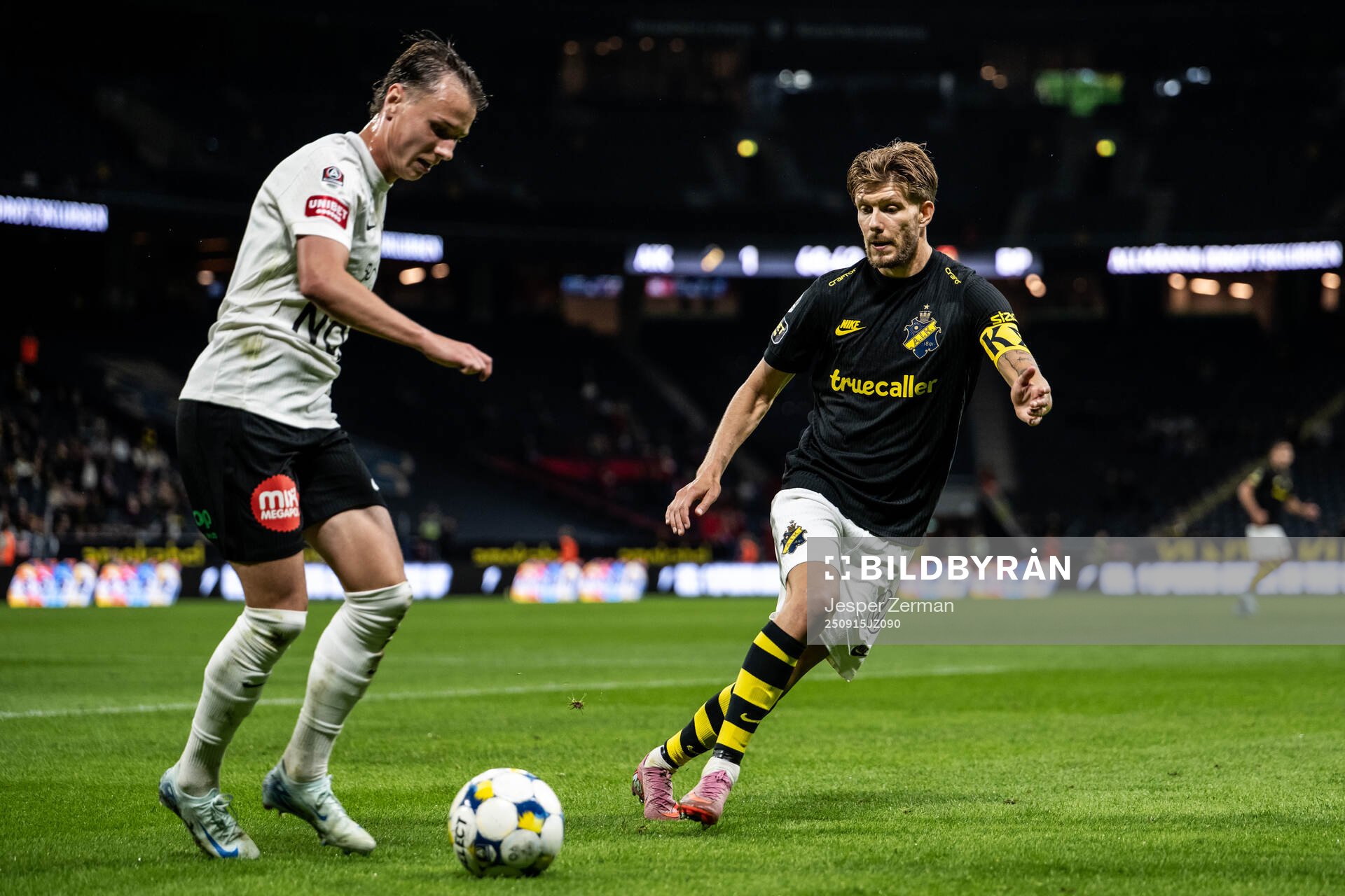 Brommapojkarnas Alex Timossi Andersson och AIKs Anton